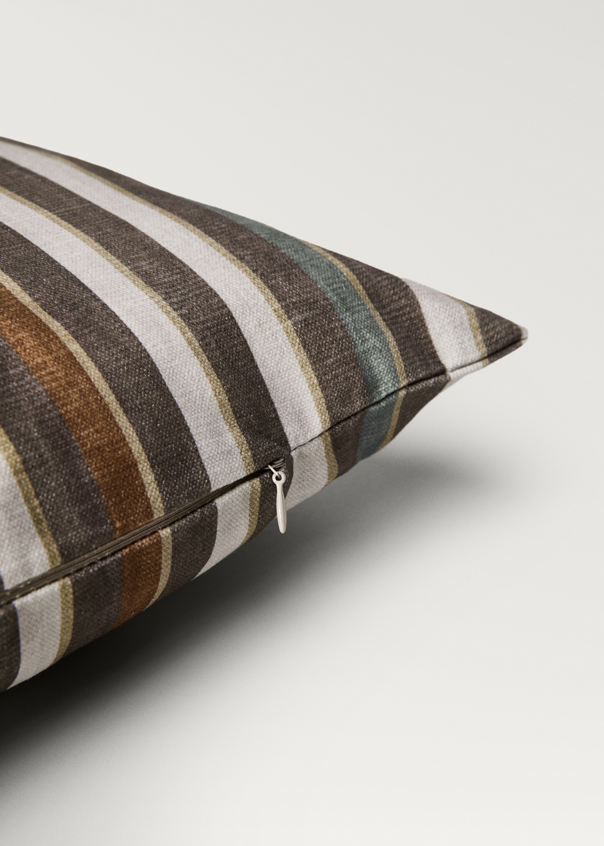 Cushion cover with printed stripes 40x60 cm - Details of the article 1