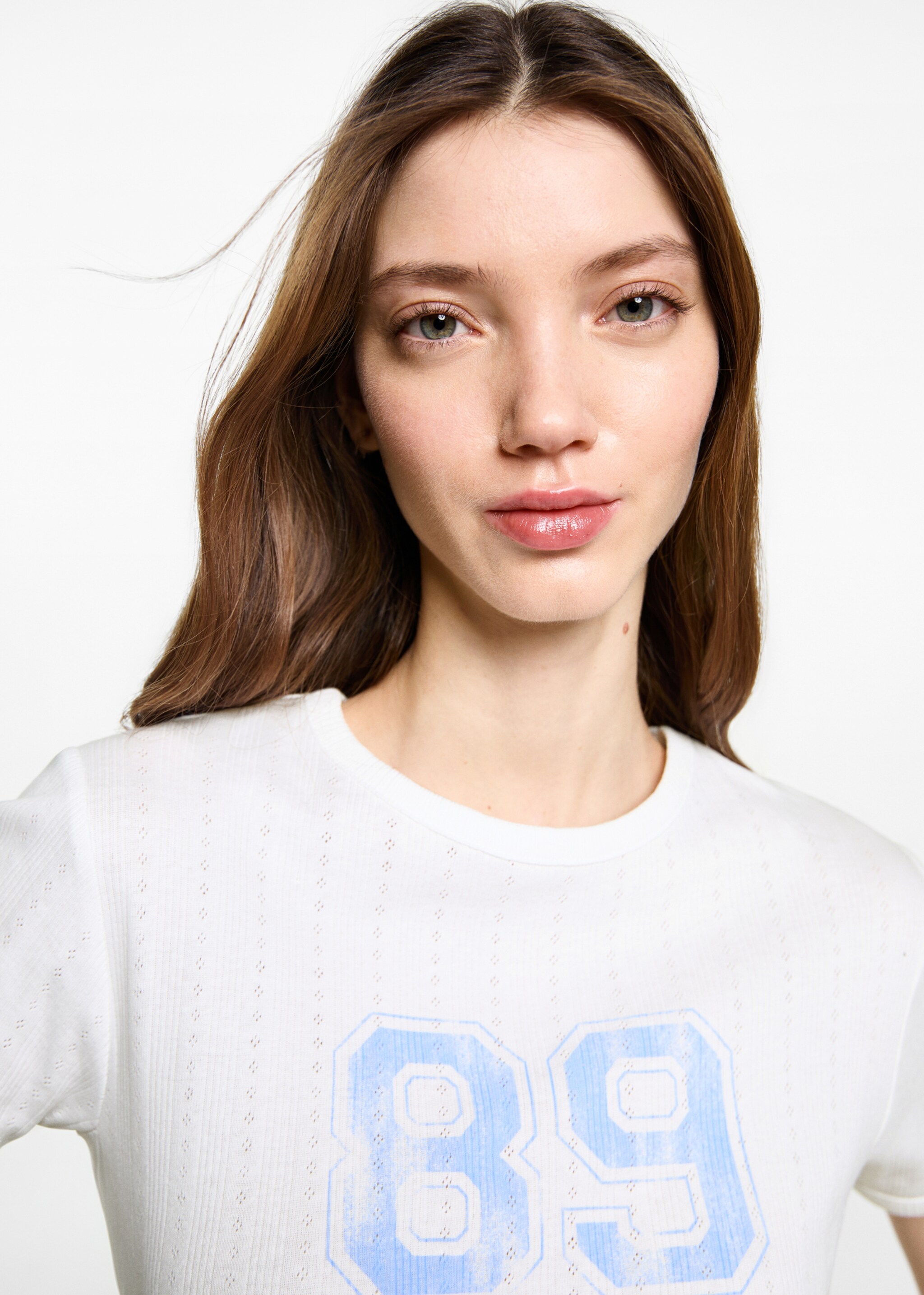 Cropped short-sleeved t-shirt - Details of the article 1