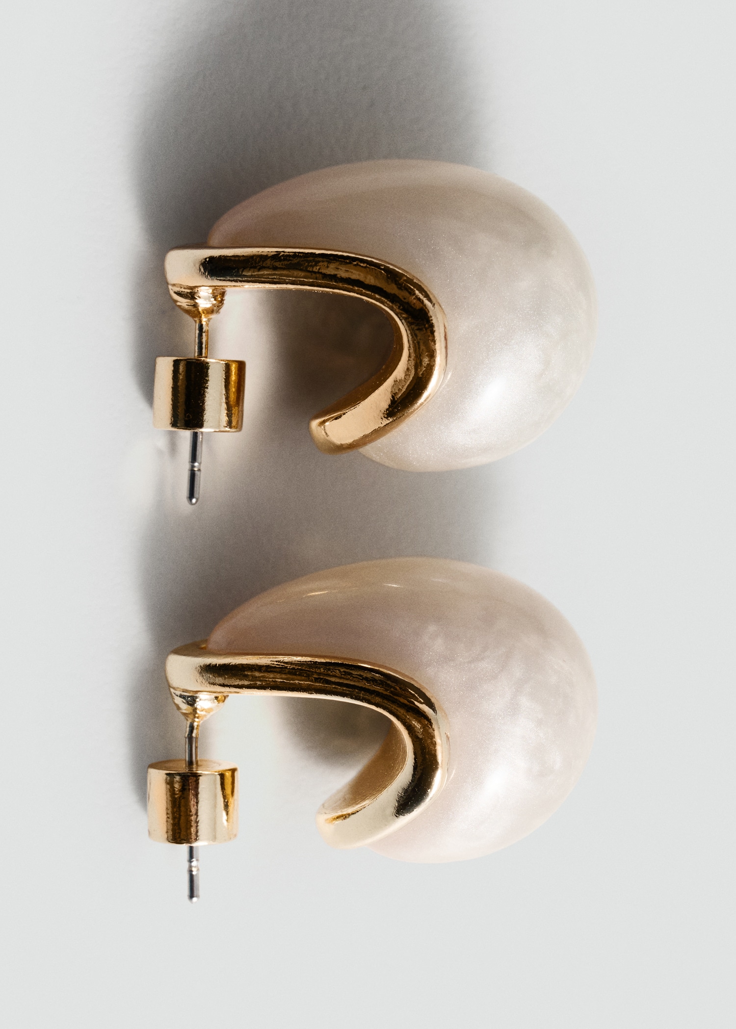 Resin drop earrings - Women | MANGO Rwanda