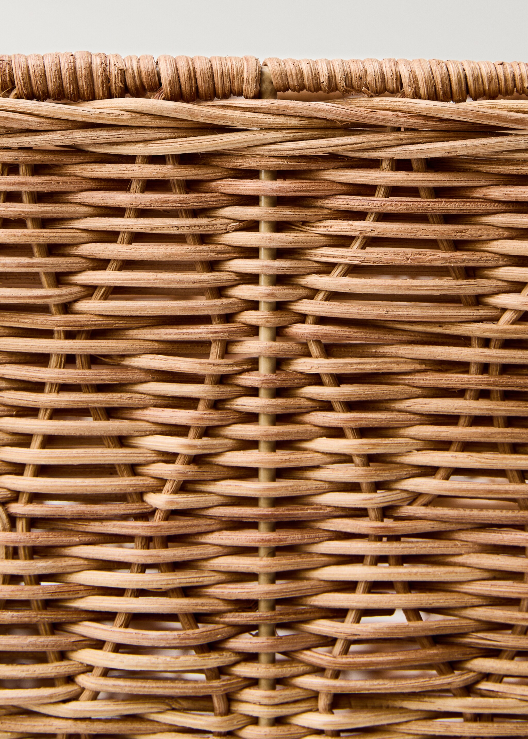 Cesta quadrada, pequena e de rotim - Pormenor do artigo 2