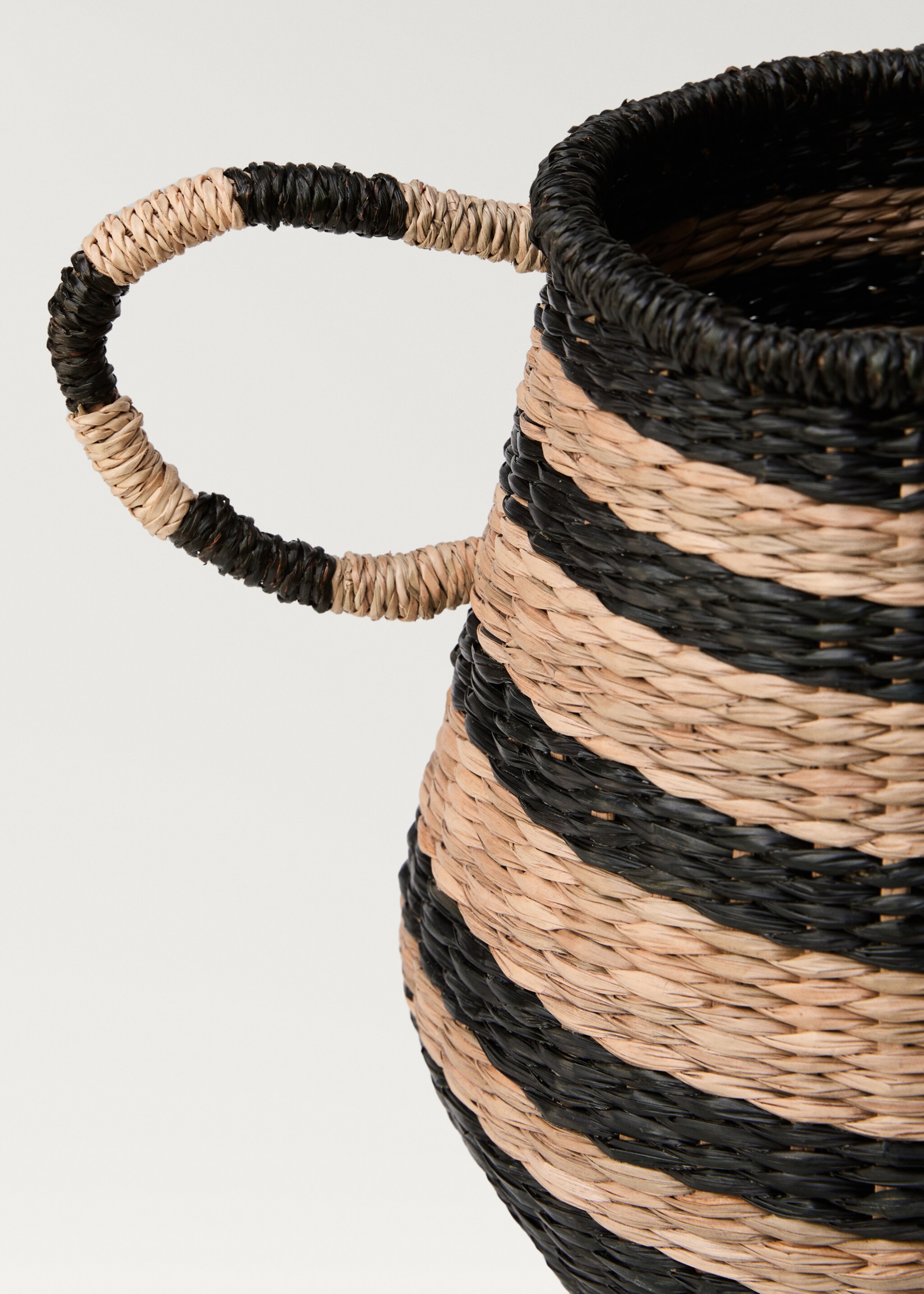 Natural fibre basket with stripe design - Pormenor do artigo 1