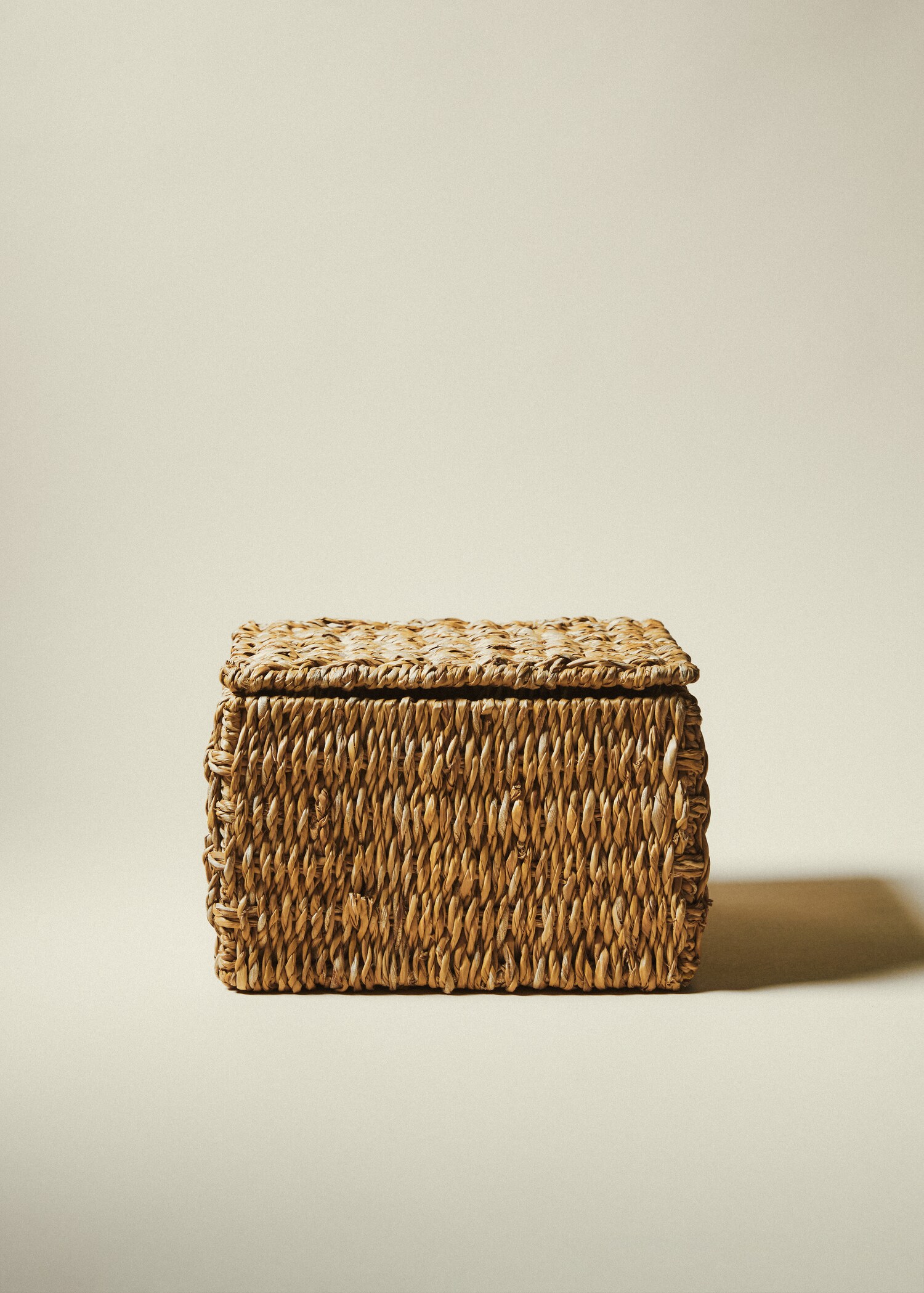 Large natural fiber basket with lid - Details of the article 7
