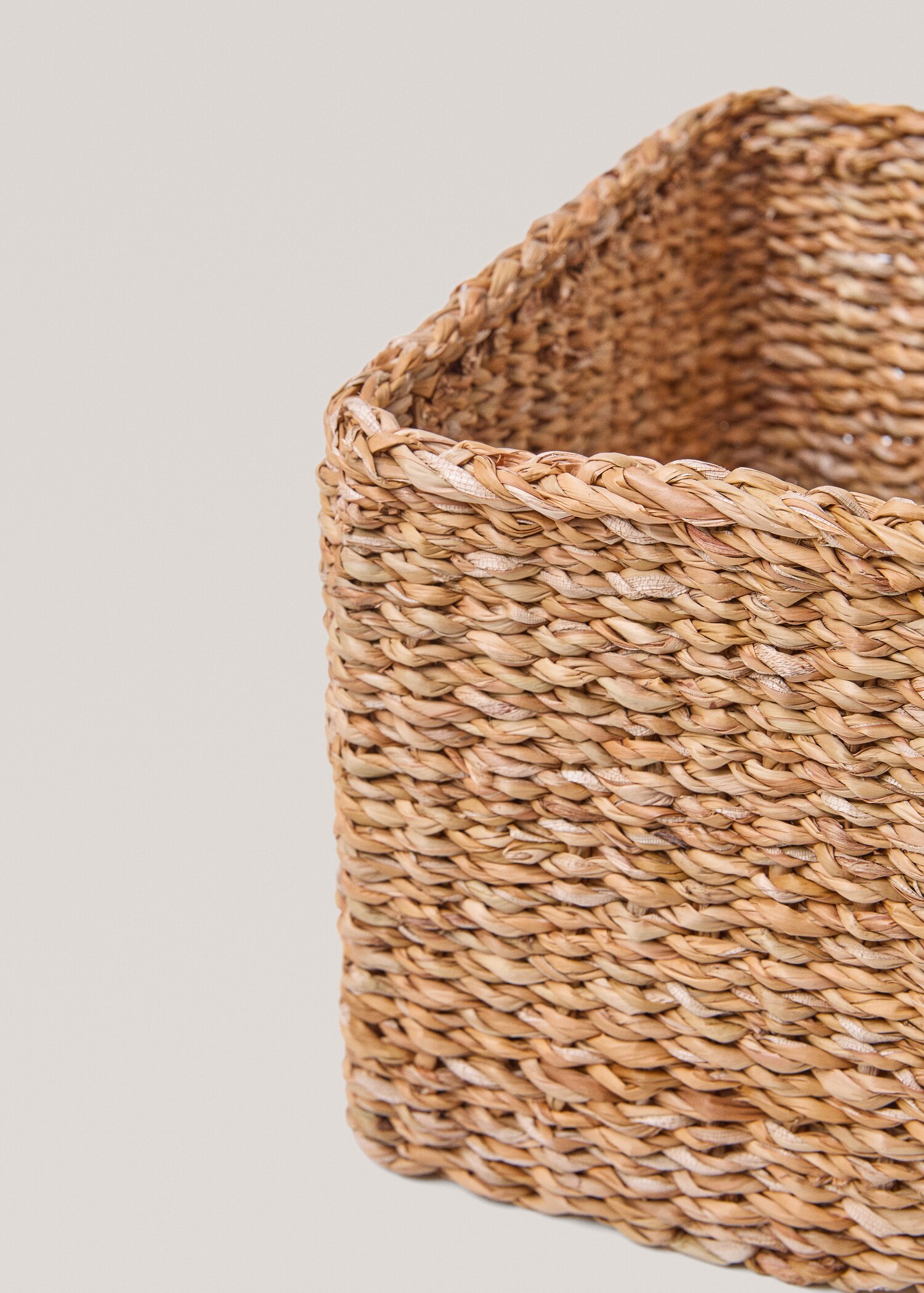 Medium square seagrass basket with lid - Details of the article 3