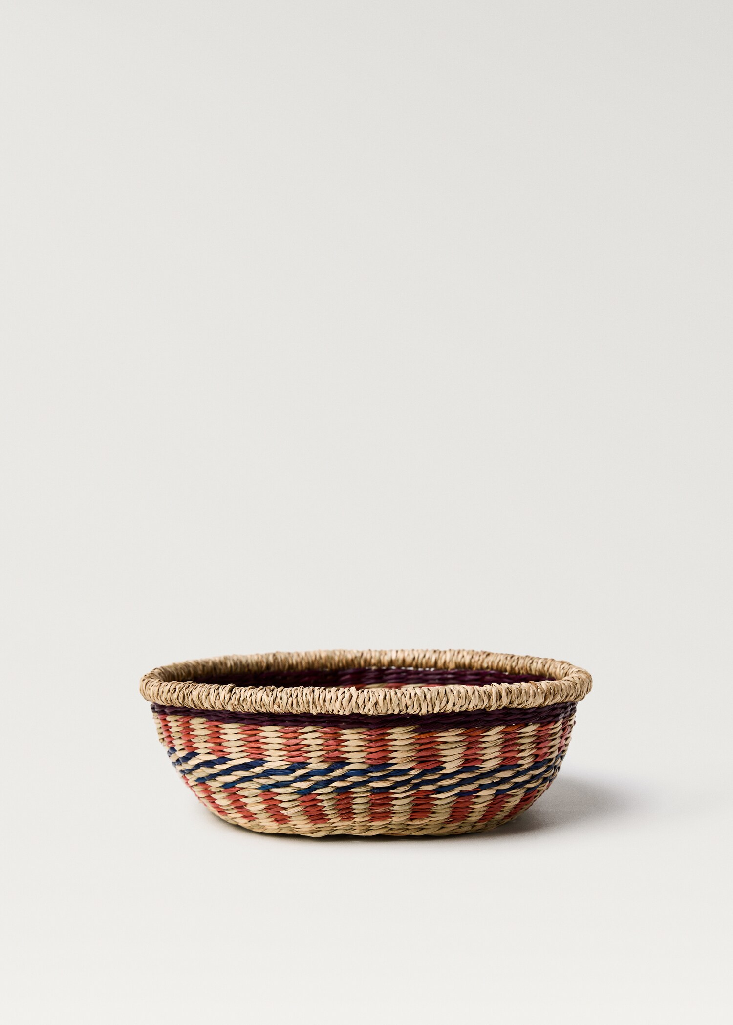 Medium colored seagrass basket - Article without model