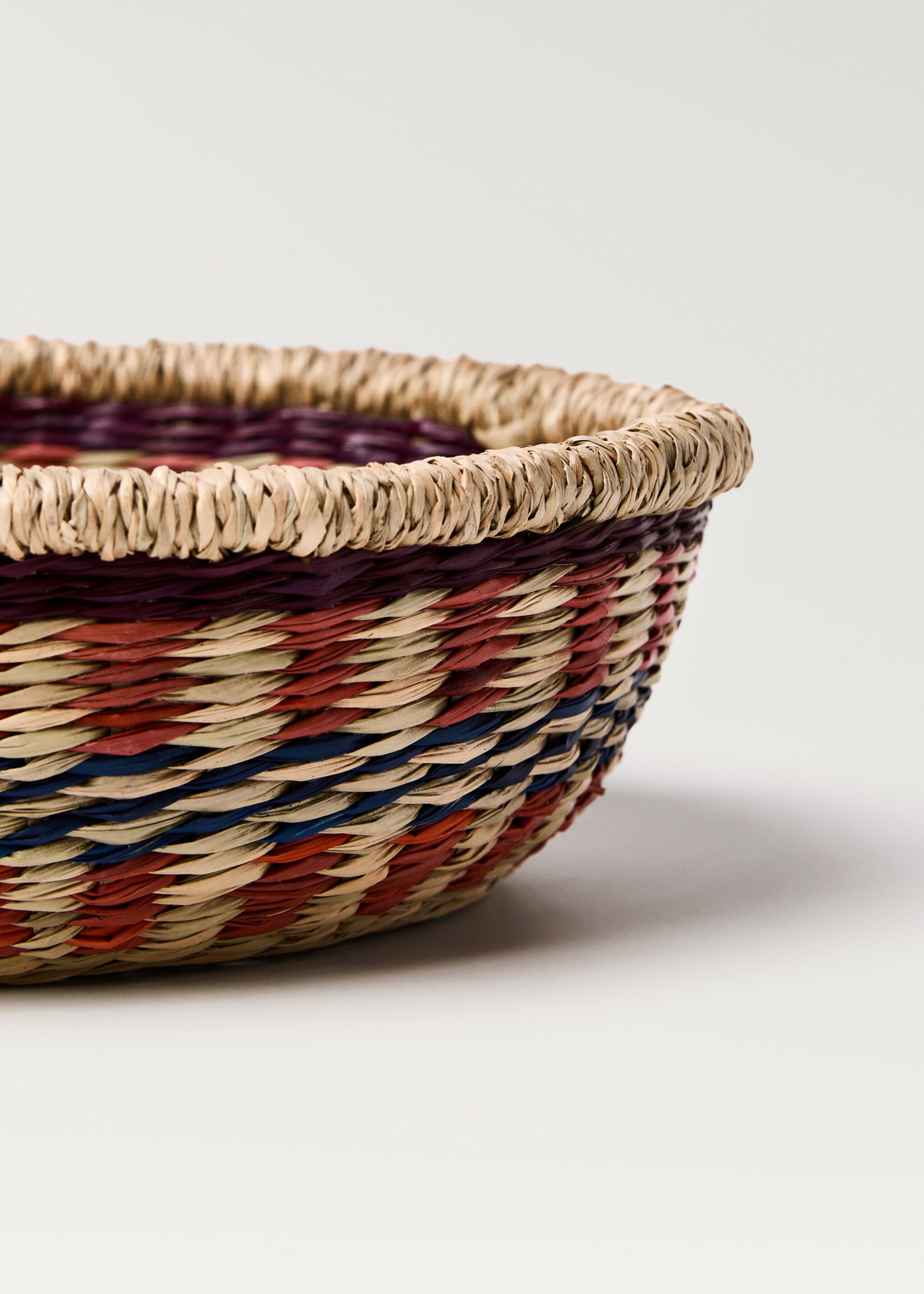 Medium coloured seagrass basket - Details of the article 2