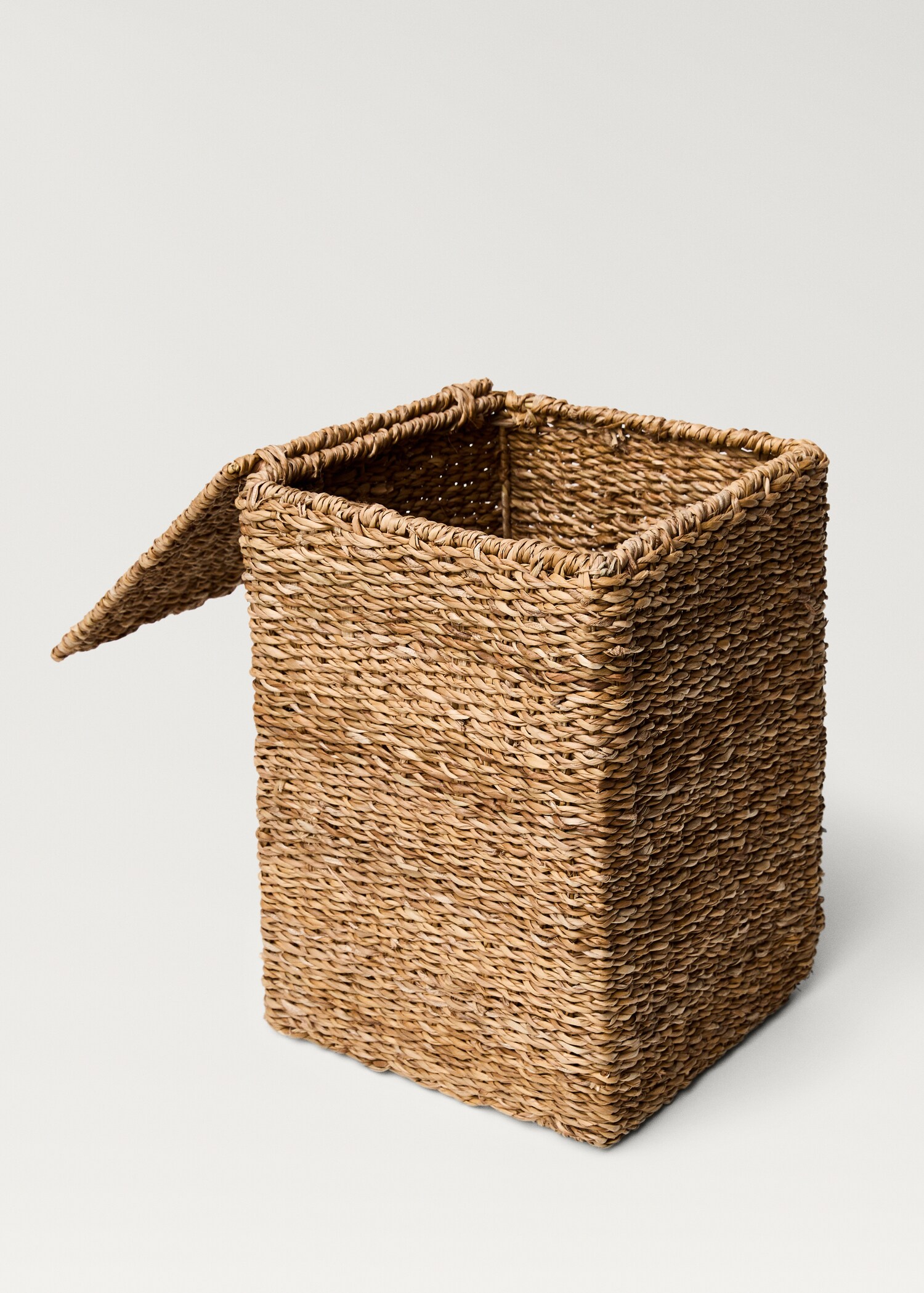 Seagrass basket with lid - Details of the article 2