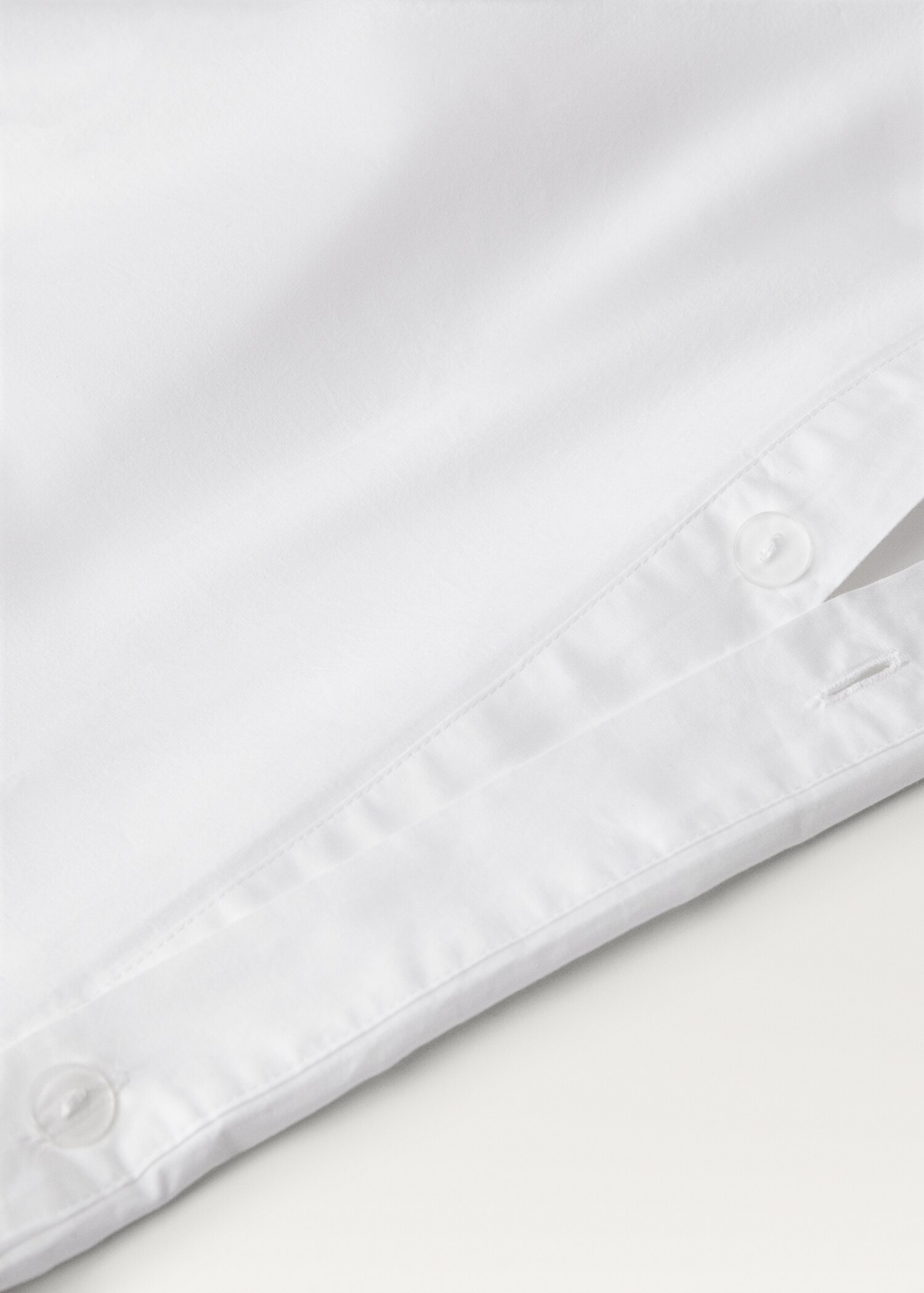 Cotton duvet cover with hand-embroidered flowers for 150/160 cm bed - Details of the article 1