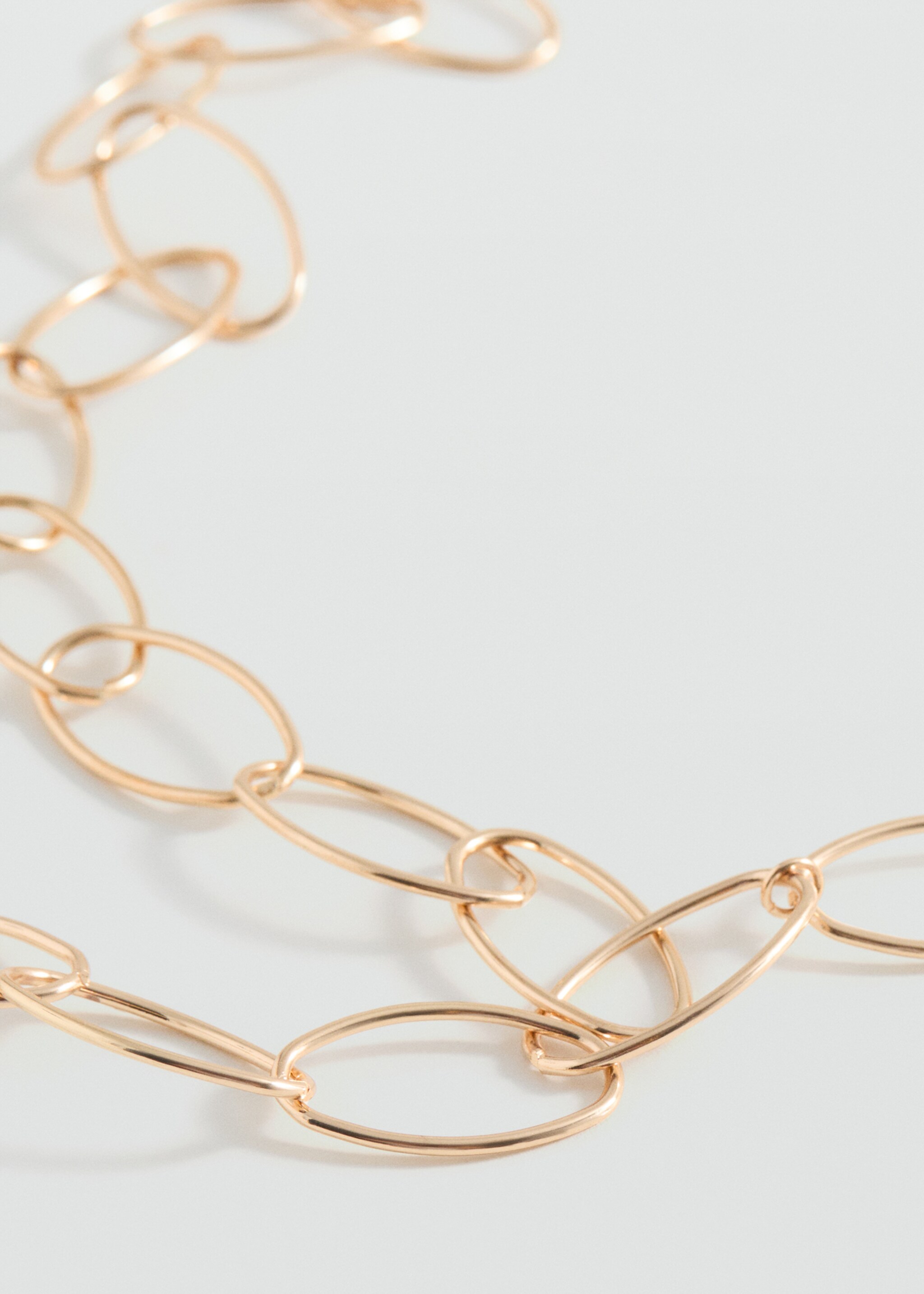 Collier anneaux entrelacés - Plan moyen
