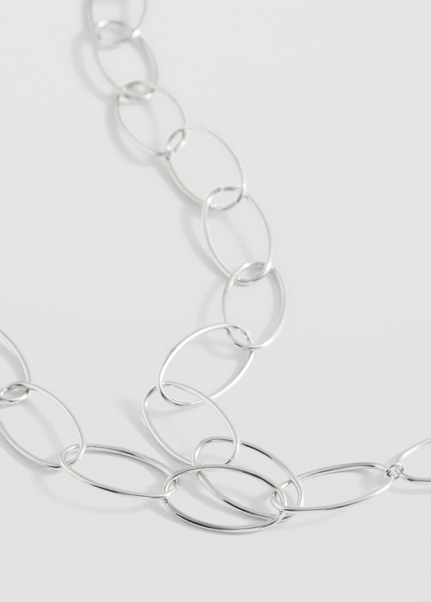 Collier anneaux entrelacés - Plan moyen