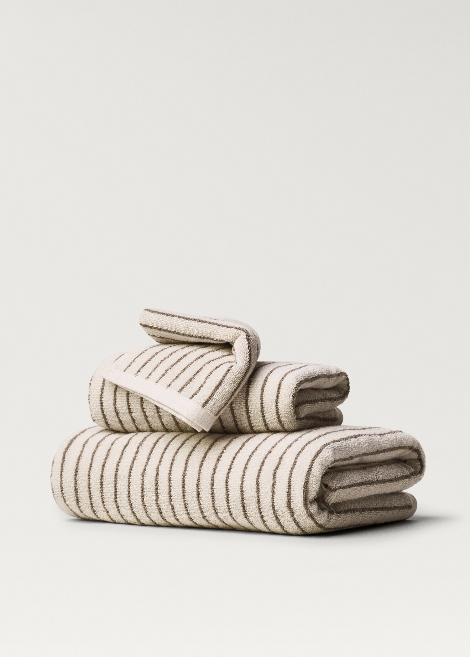 Two-toned stripe bath towel - Article without model