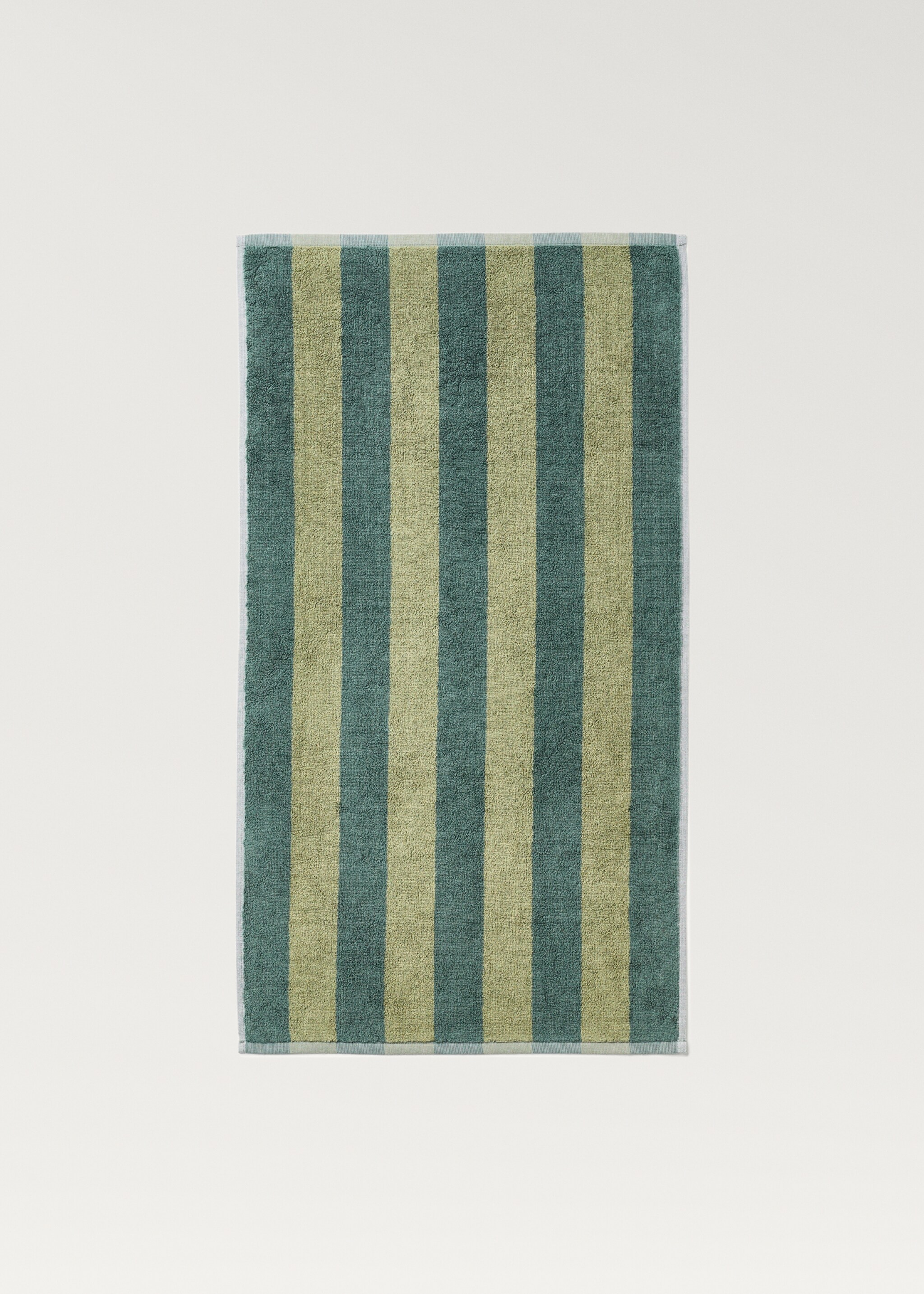 Two-tone striped washbasin towel - Details of the article 3