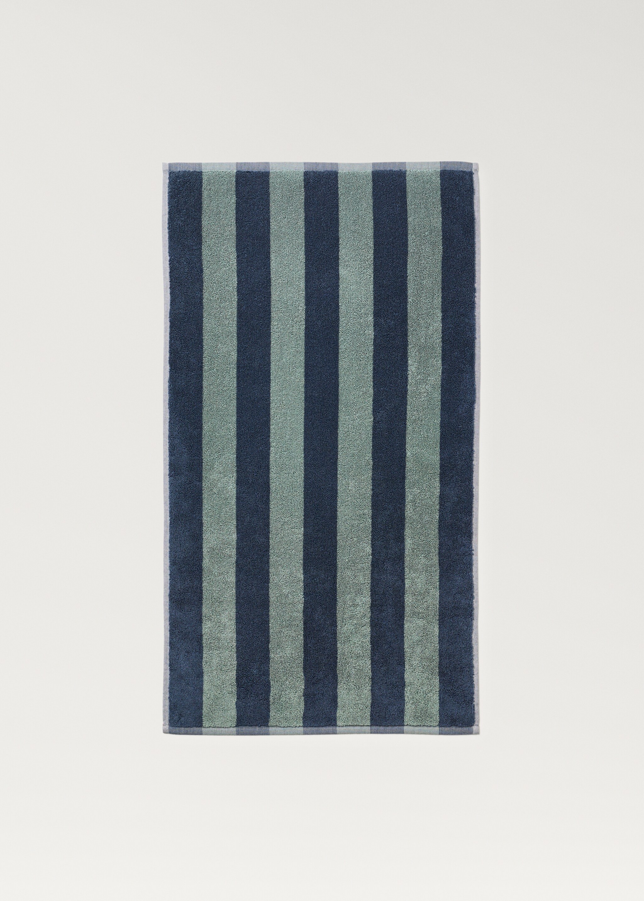 Two-tone striped washbasin towel - Details of the article 3