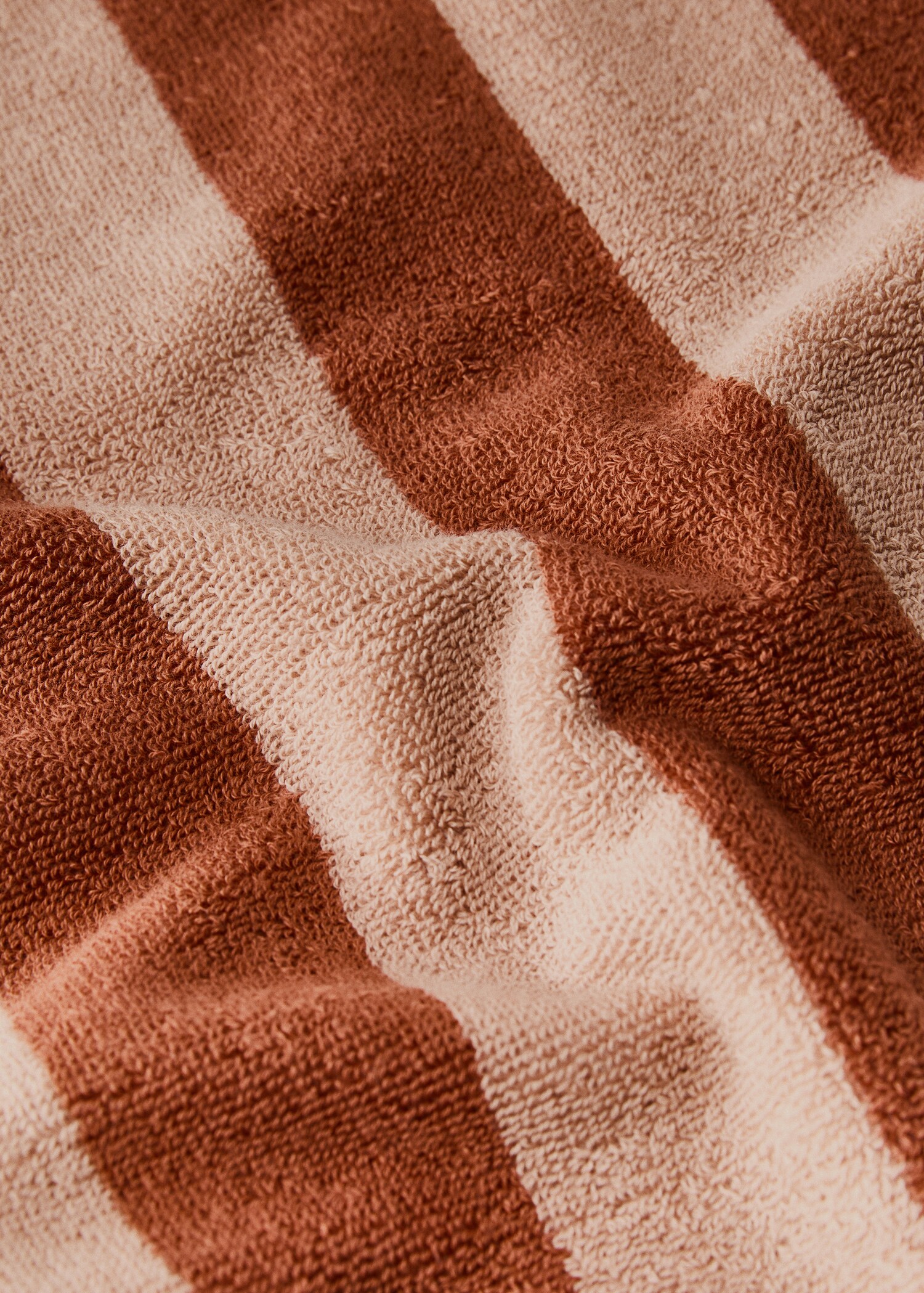 Two-tone striped washbasin towel - Details of the article 1