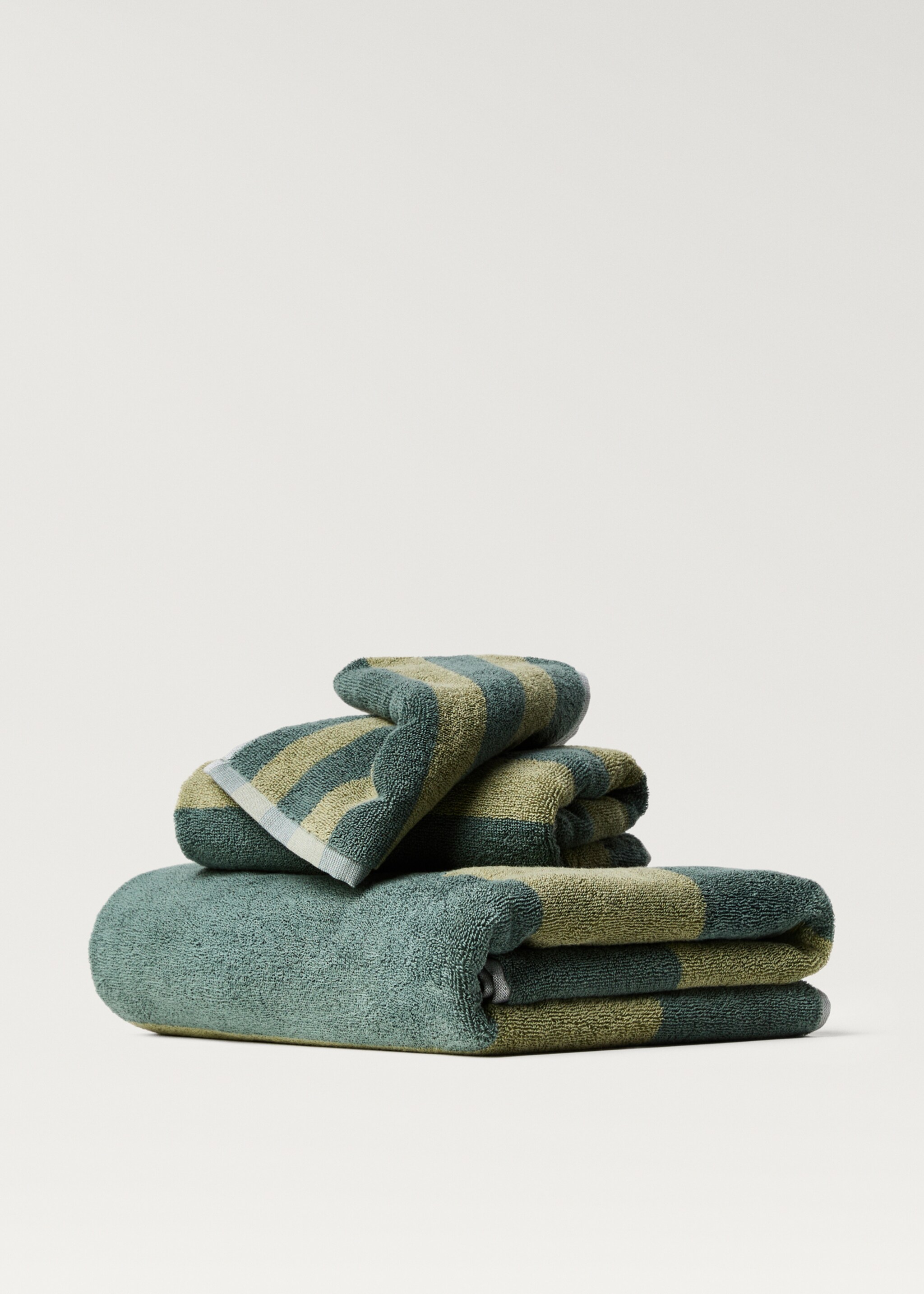 Two-tone striped bath towel - Article without model