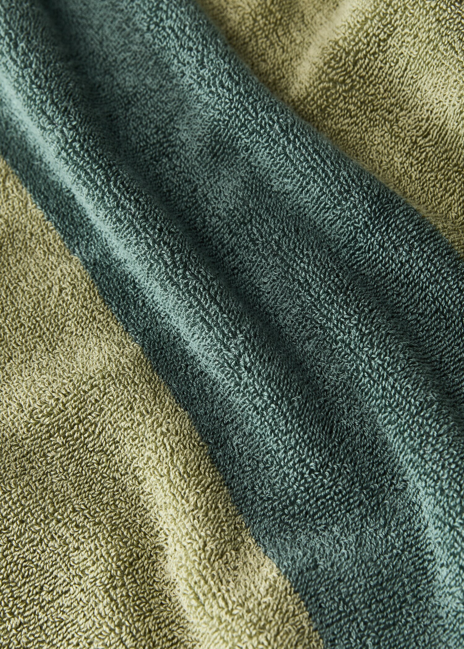Two-tone striped bath towel - Details of the article 1