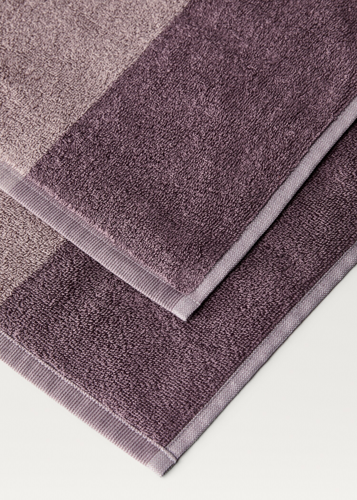 Two-tone striped bath towel - Details of the article 2