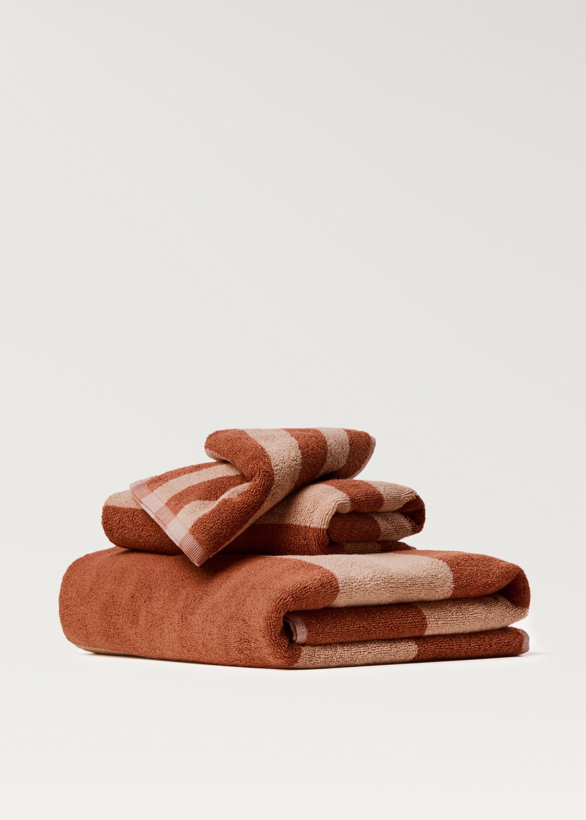Two-tone striped bath towel - Article without model