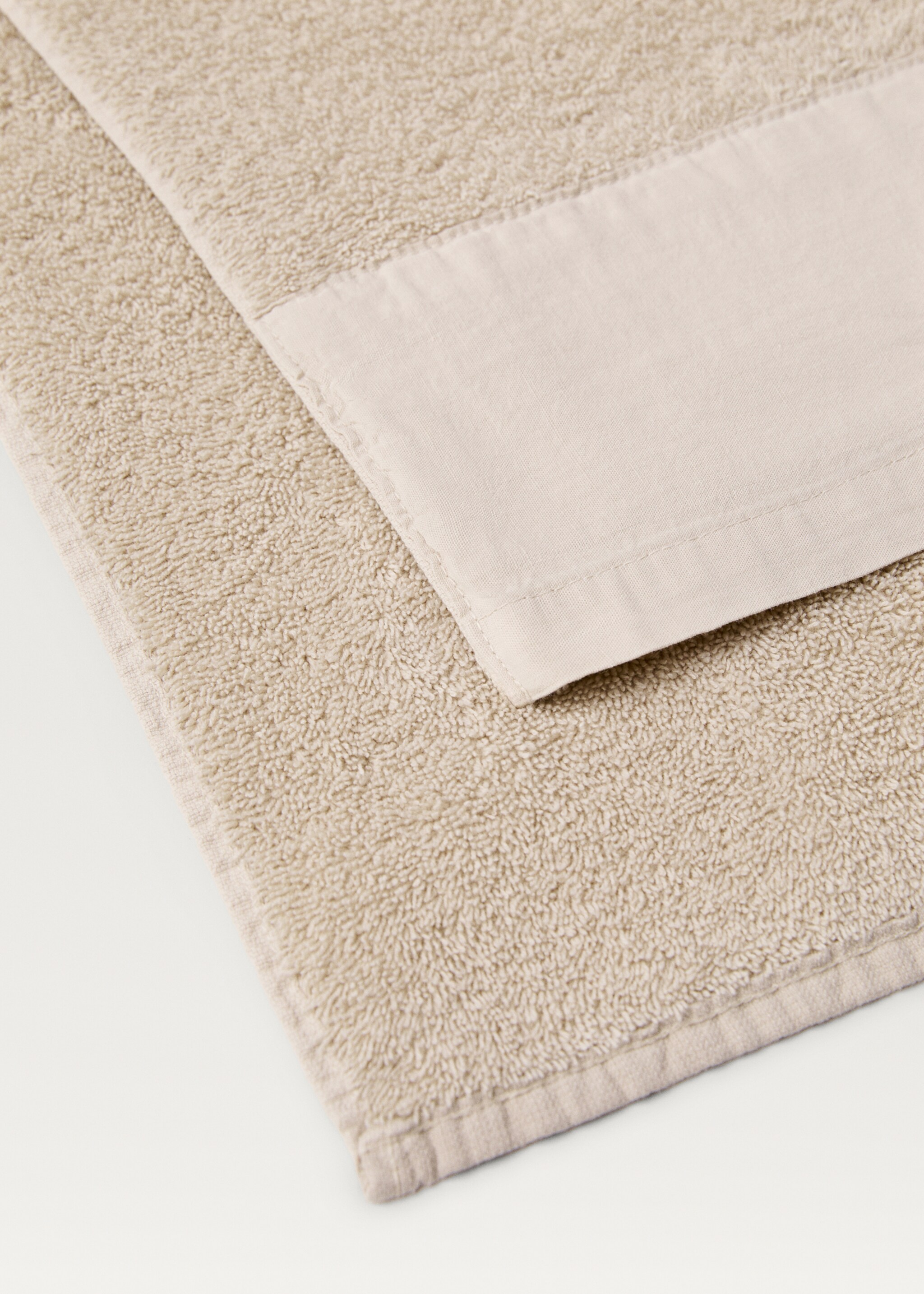 Bath towel with linen trim - Details of the article 1