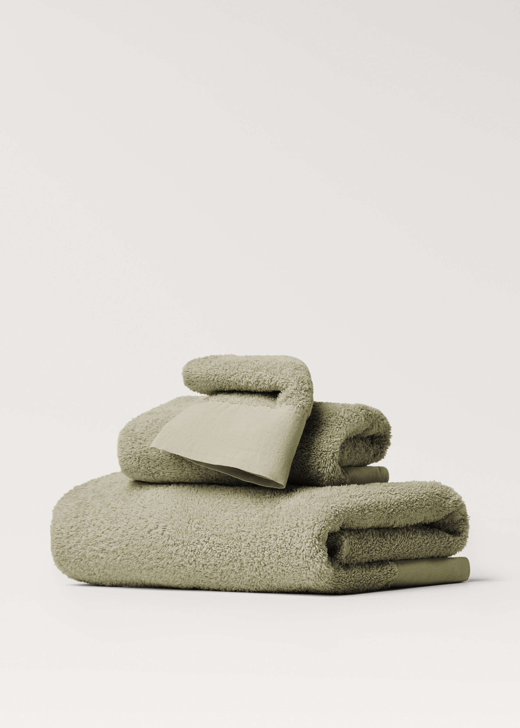Bath towel with linen trim - Article without model