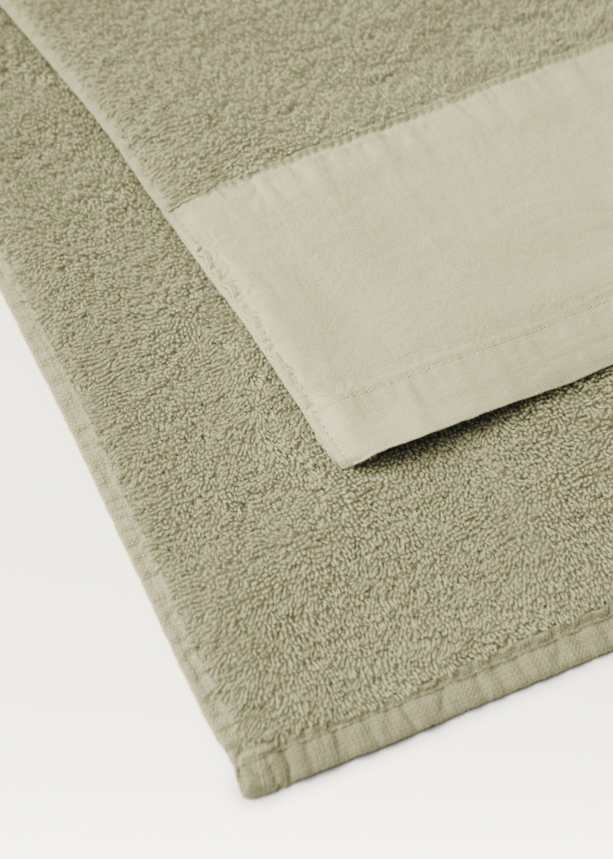 Bath towel with linen trim - Details of the article 1