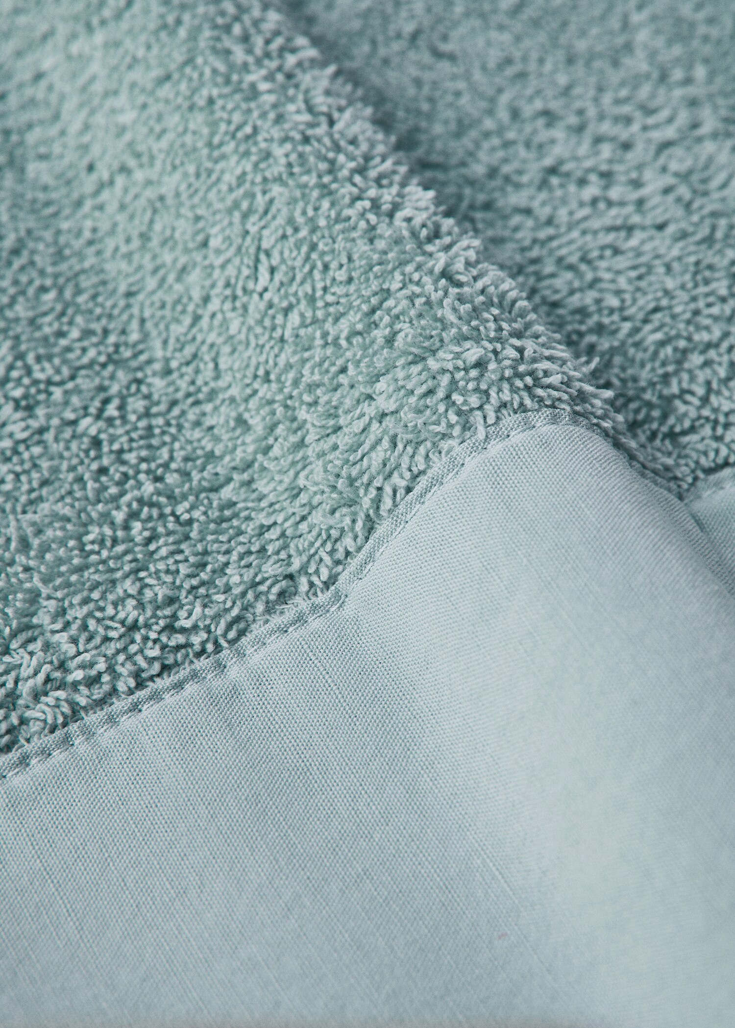 Bath towel with linen trim - Details of the article 2