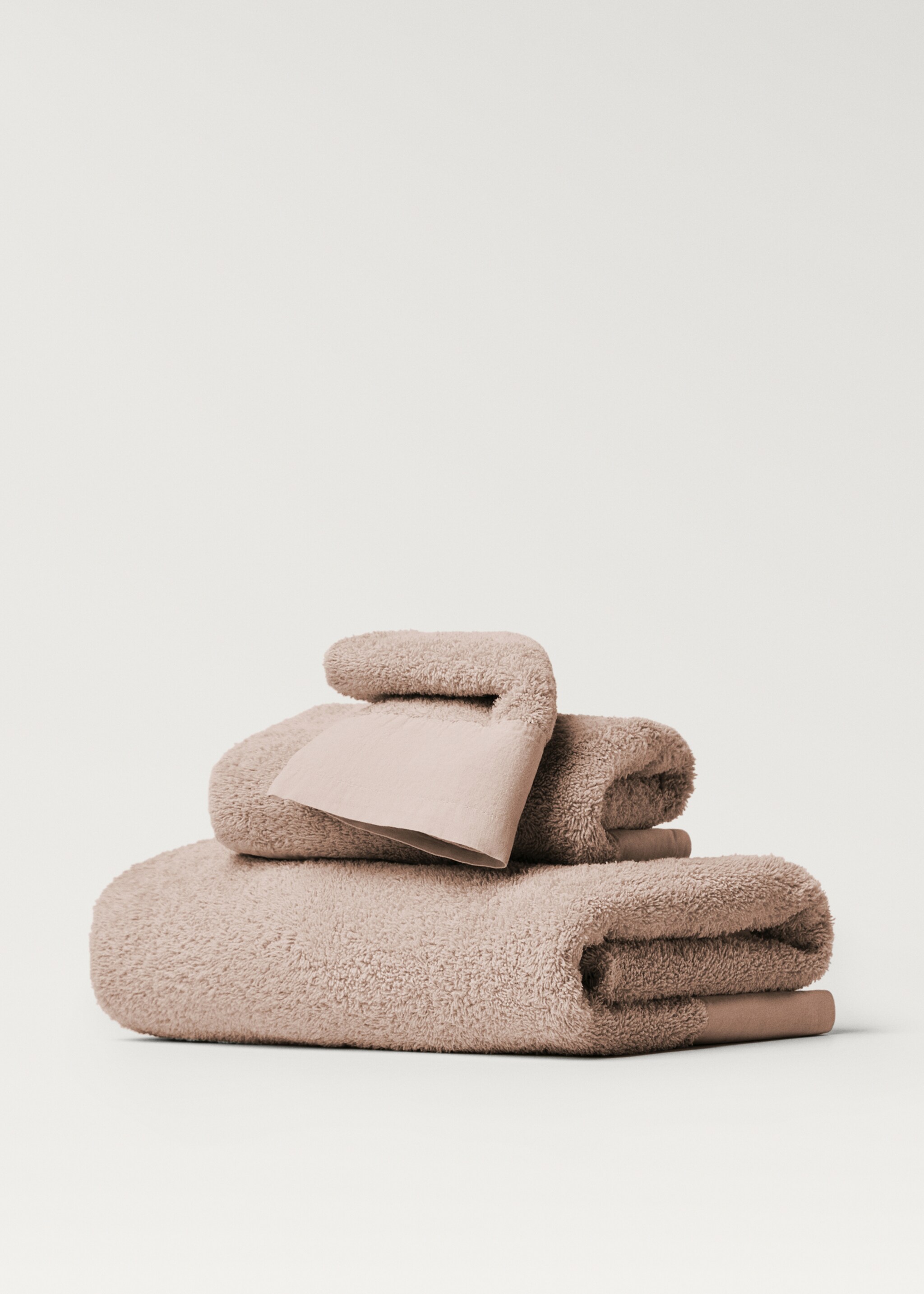 Bath towel with linen trim - Article without model
