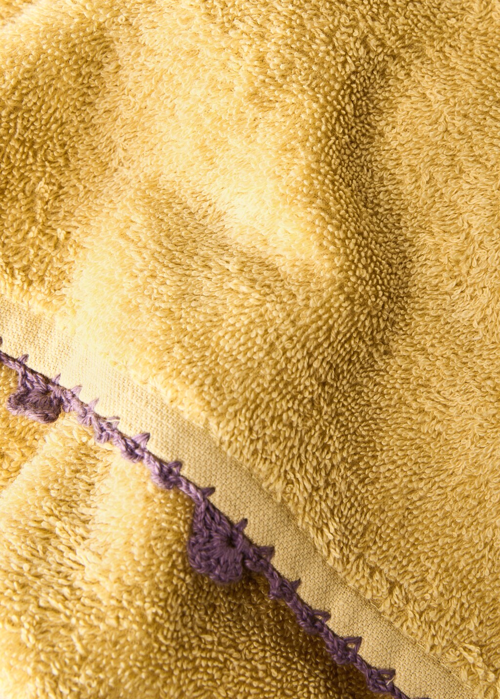 Children's bath towel with crochet trim