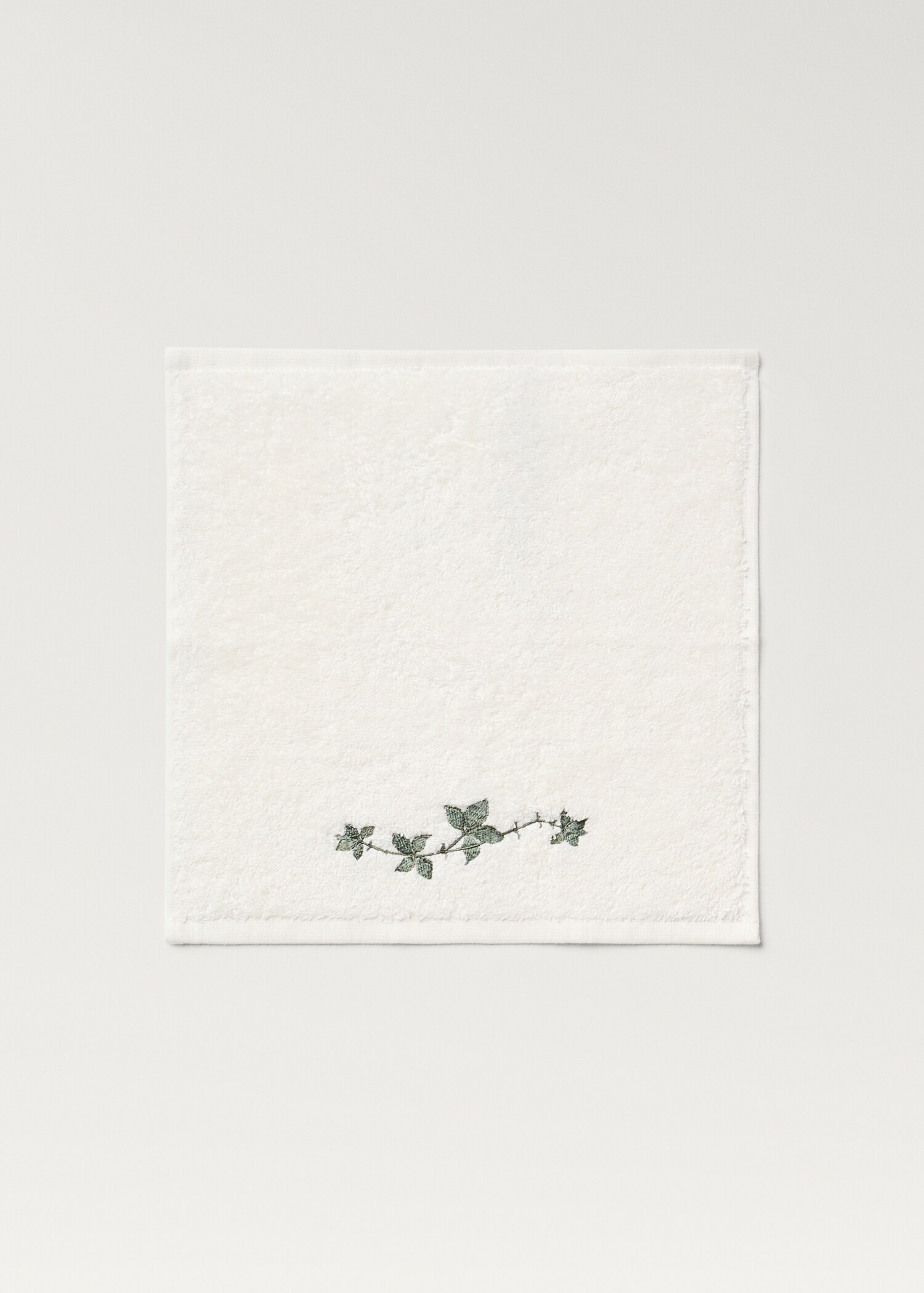 Lot de trois serviettes broderie feuilles - Article sans modèle