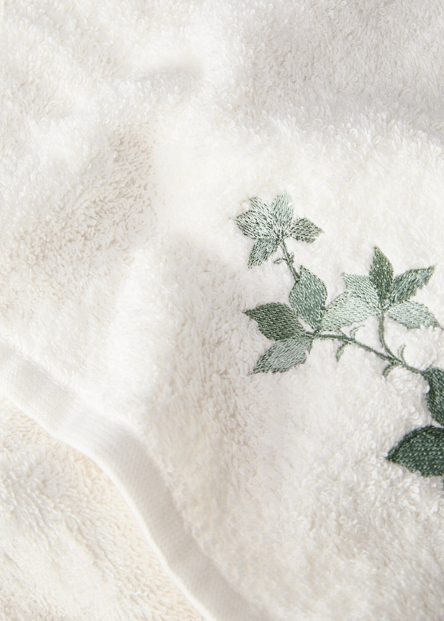 Badetuch aus Baumwolle mit Blumenstickerei - Detail des Artikels 3