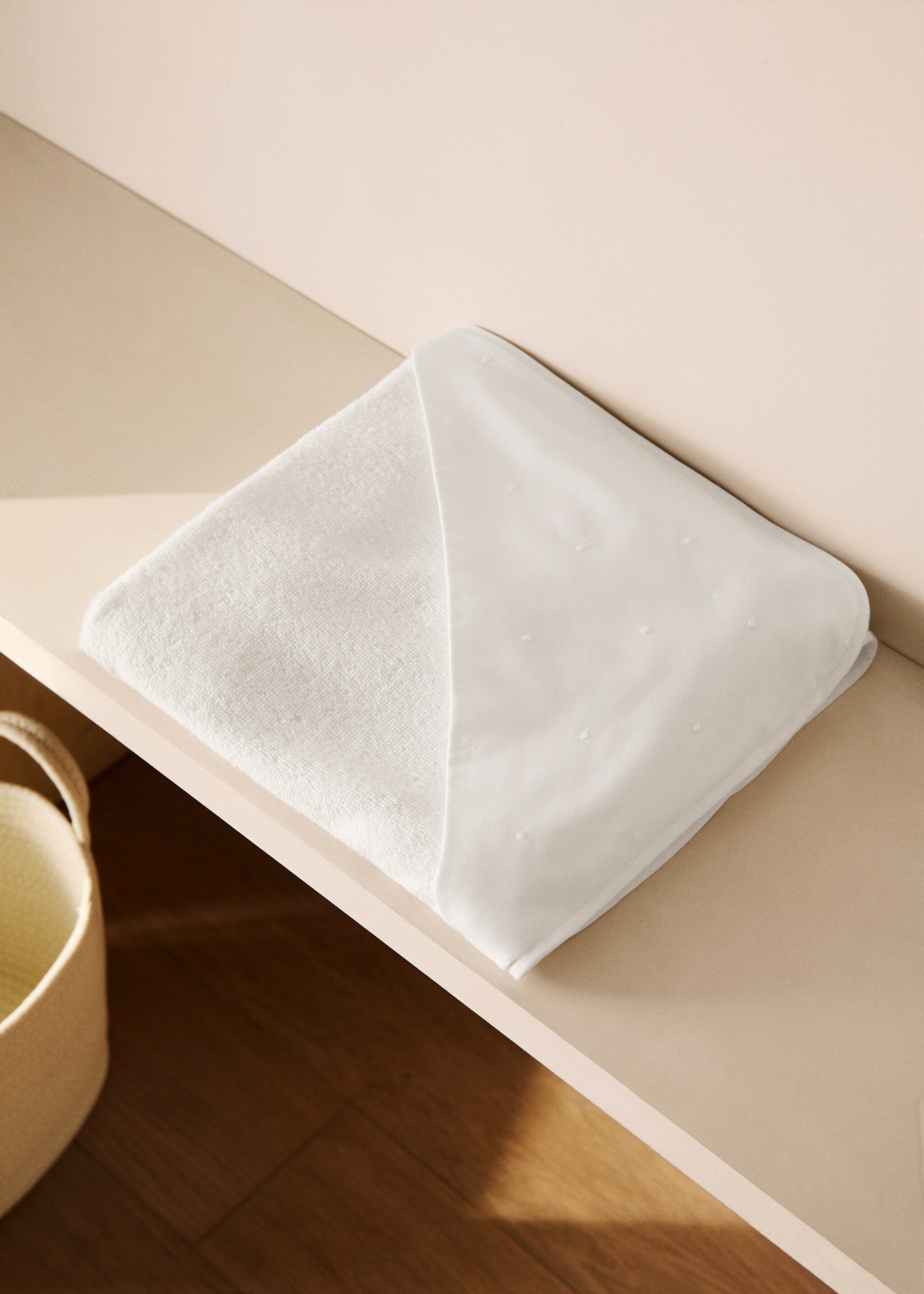 Embroidered children’s bath towel with hood - Details of the article 7