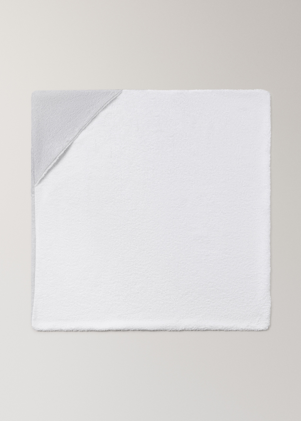 Two-tone striped children’s bath cape