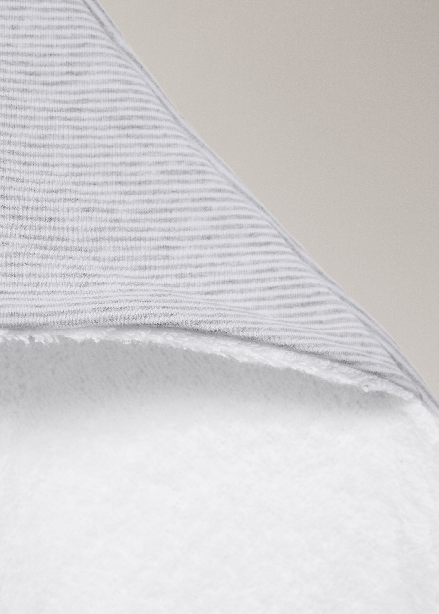 Two-colour stripe children's bath towel - Details of the article 2
