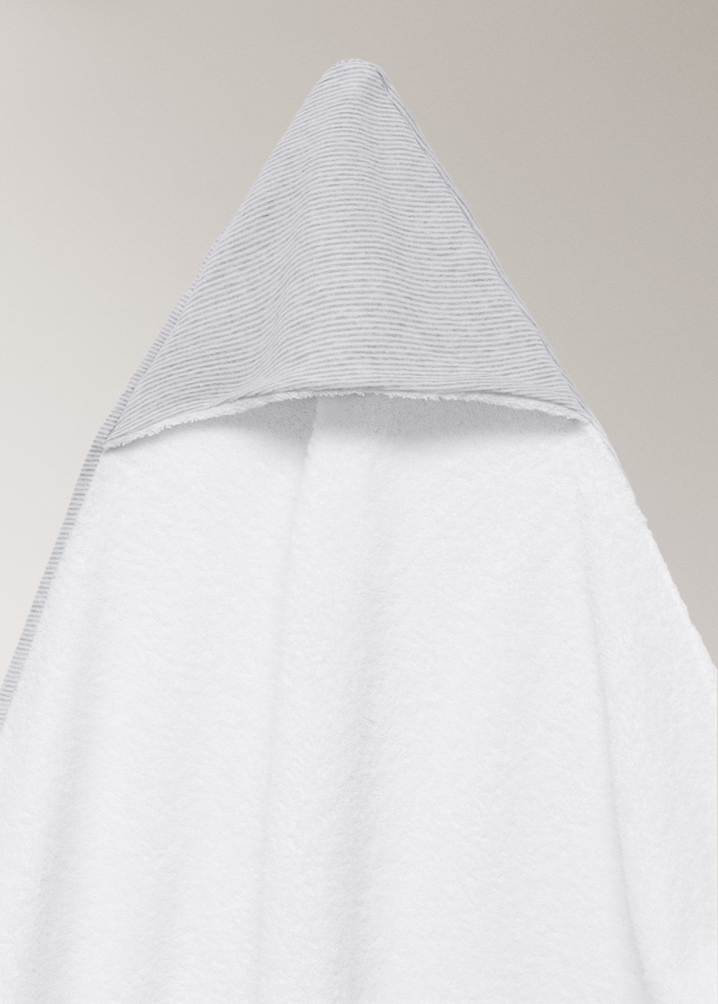 Two-tone striped children’s bath cape