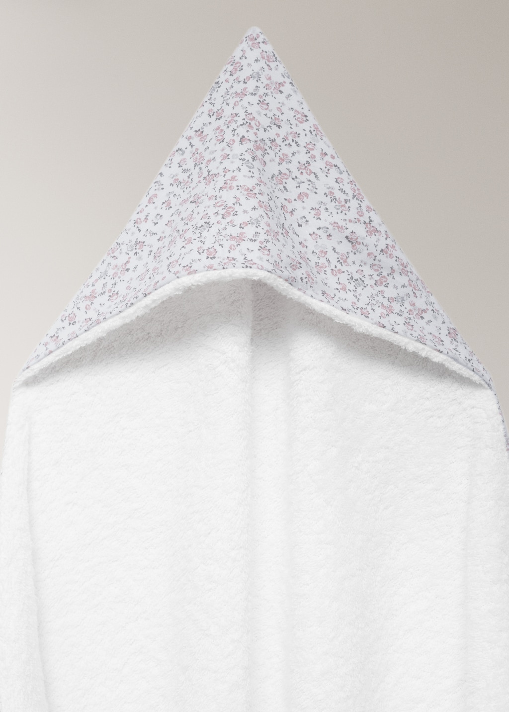 Children’s bath cape with mini-flower print