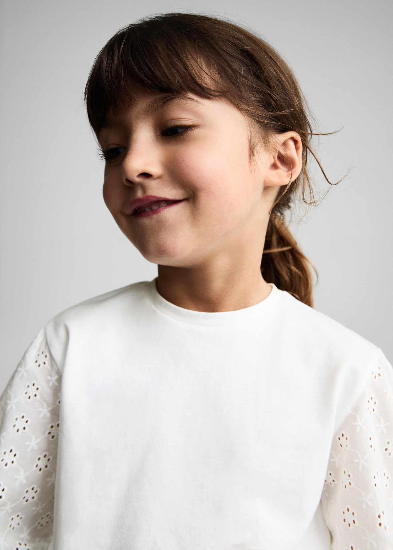 Embroidered sleeve T-shirt - Details of the article 1