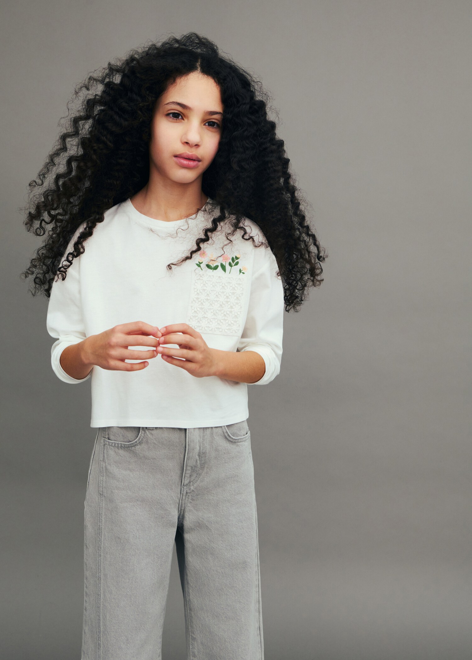 Embroidered detail T-shirt - Details of the article 5
