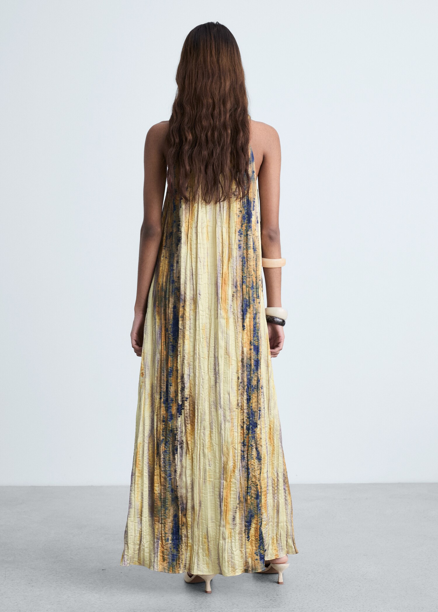 Robe longue satinée texturée - Verso de l’article