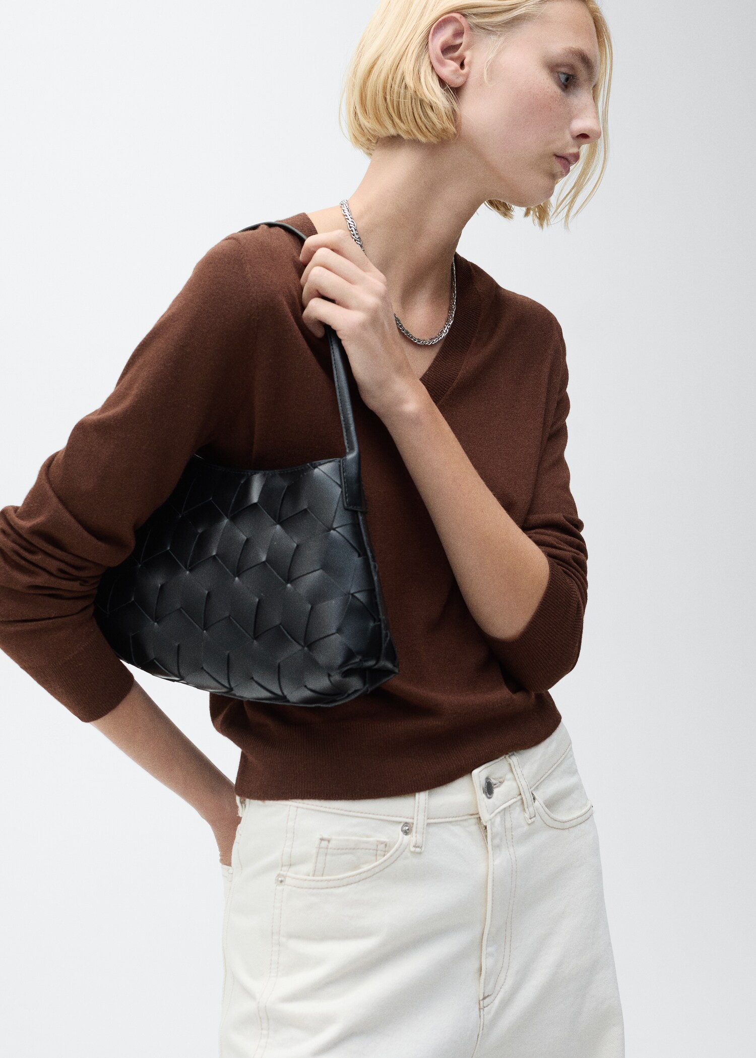 Camisola de malha com gola em V - Plano médio
