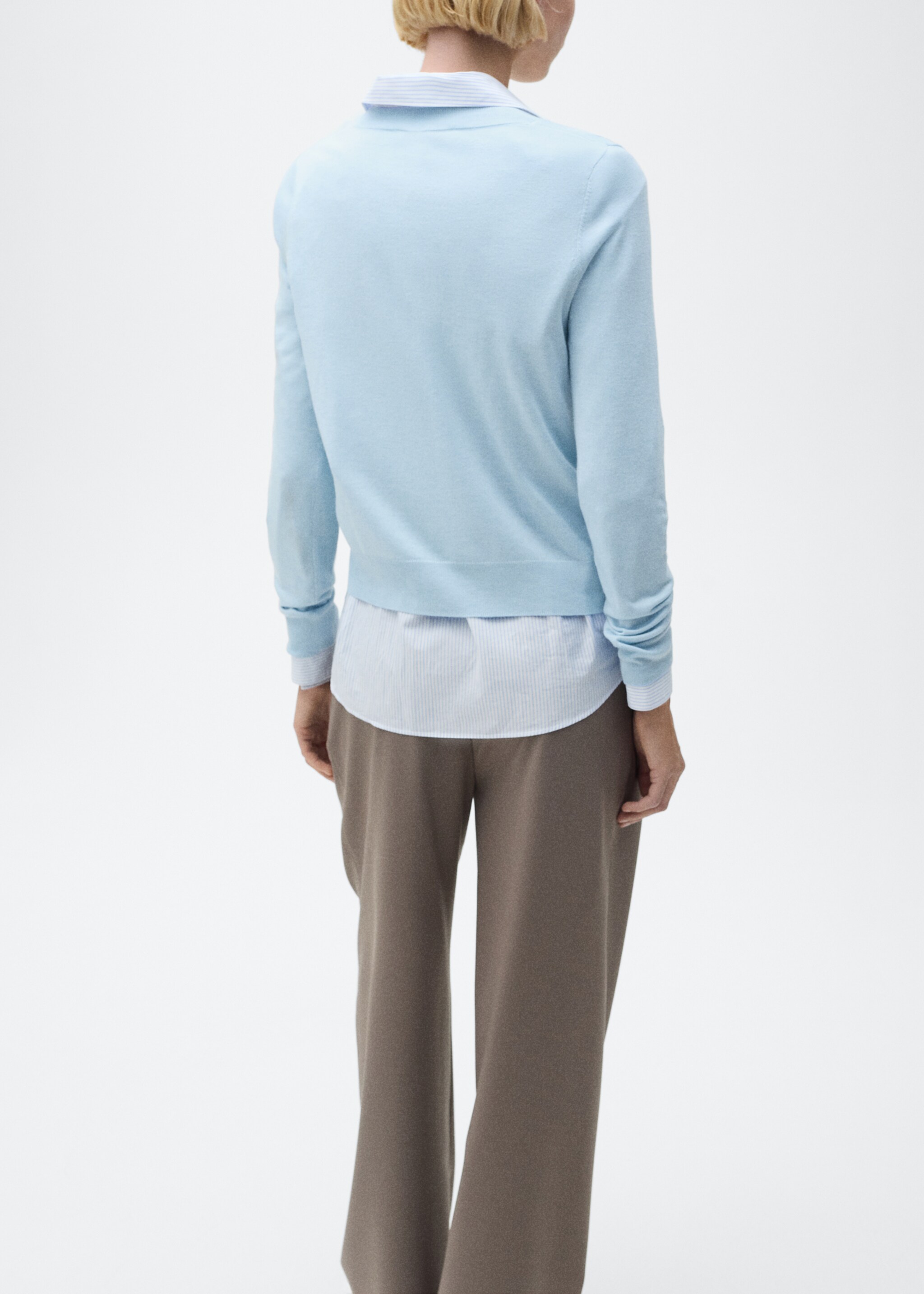 V-neck knit sweater - Reverse of the article