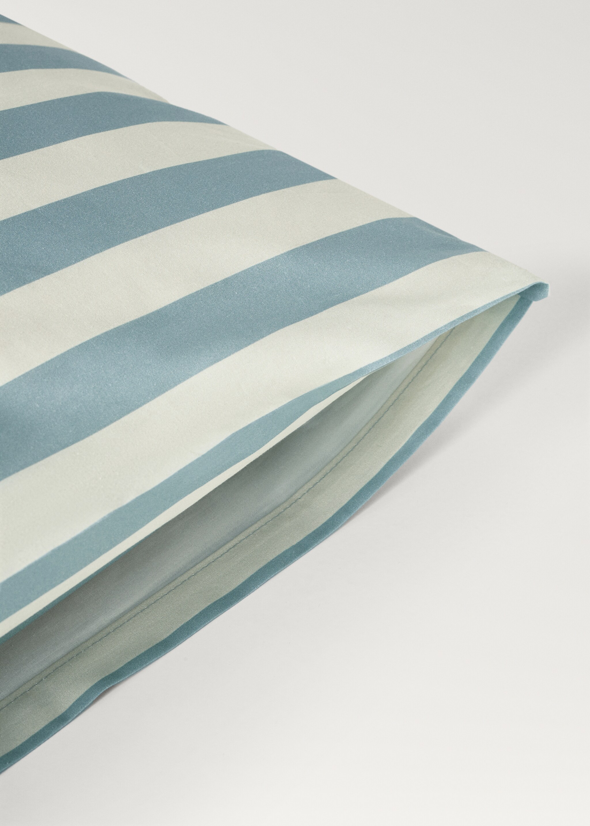 Cotton percale thick-striped children's pillowcase, 50x75 cm - Details of the article 2