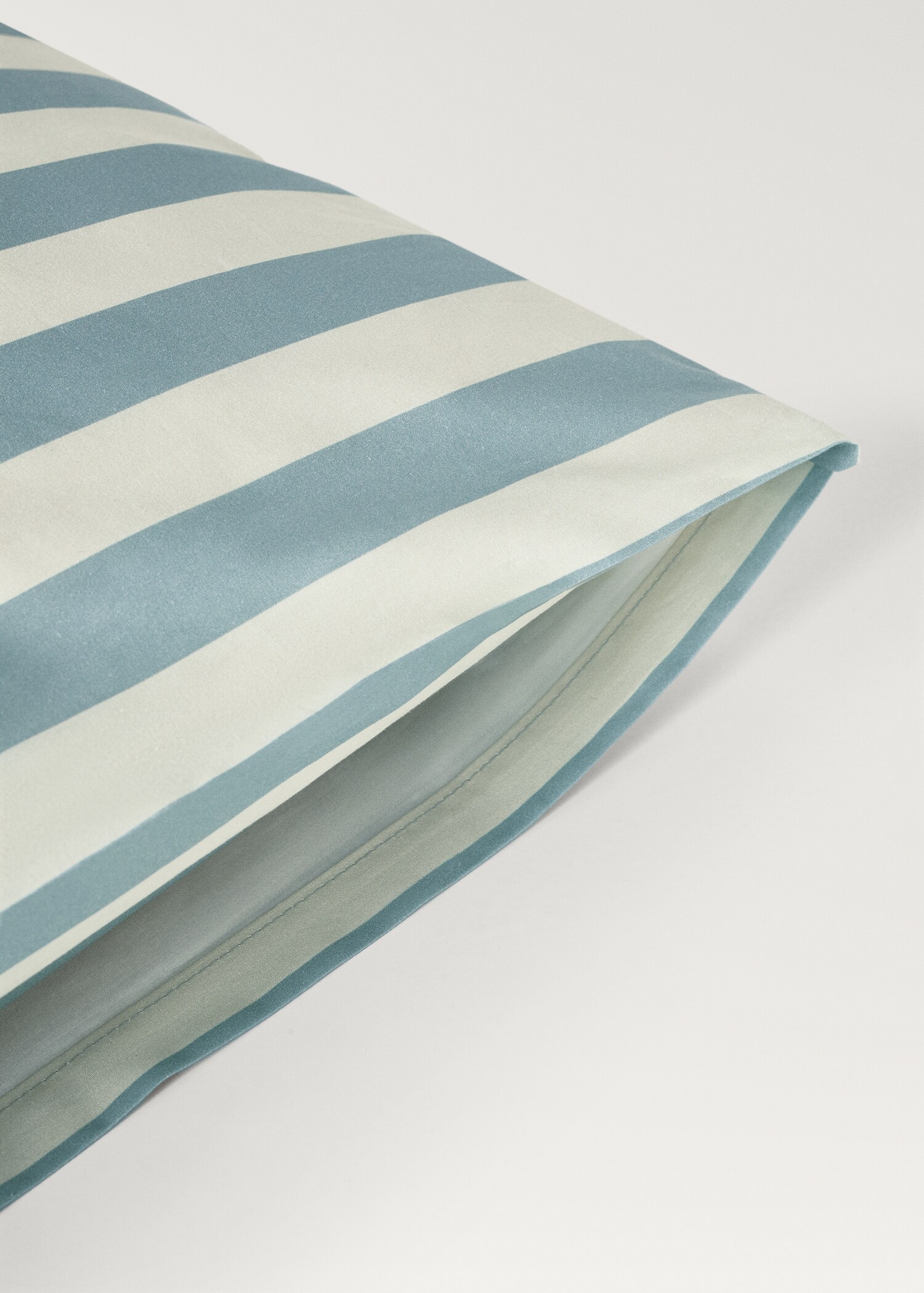 Cotton percale thick-striped children's pillowcase, 50x75 cm - Details of the article 2