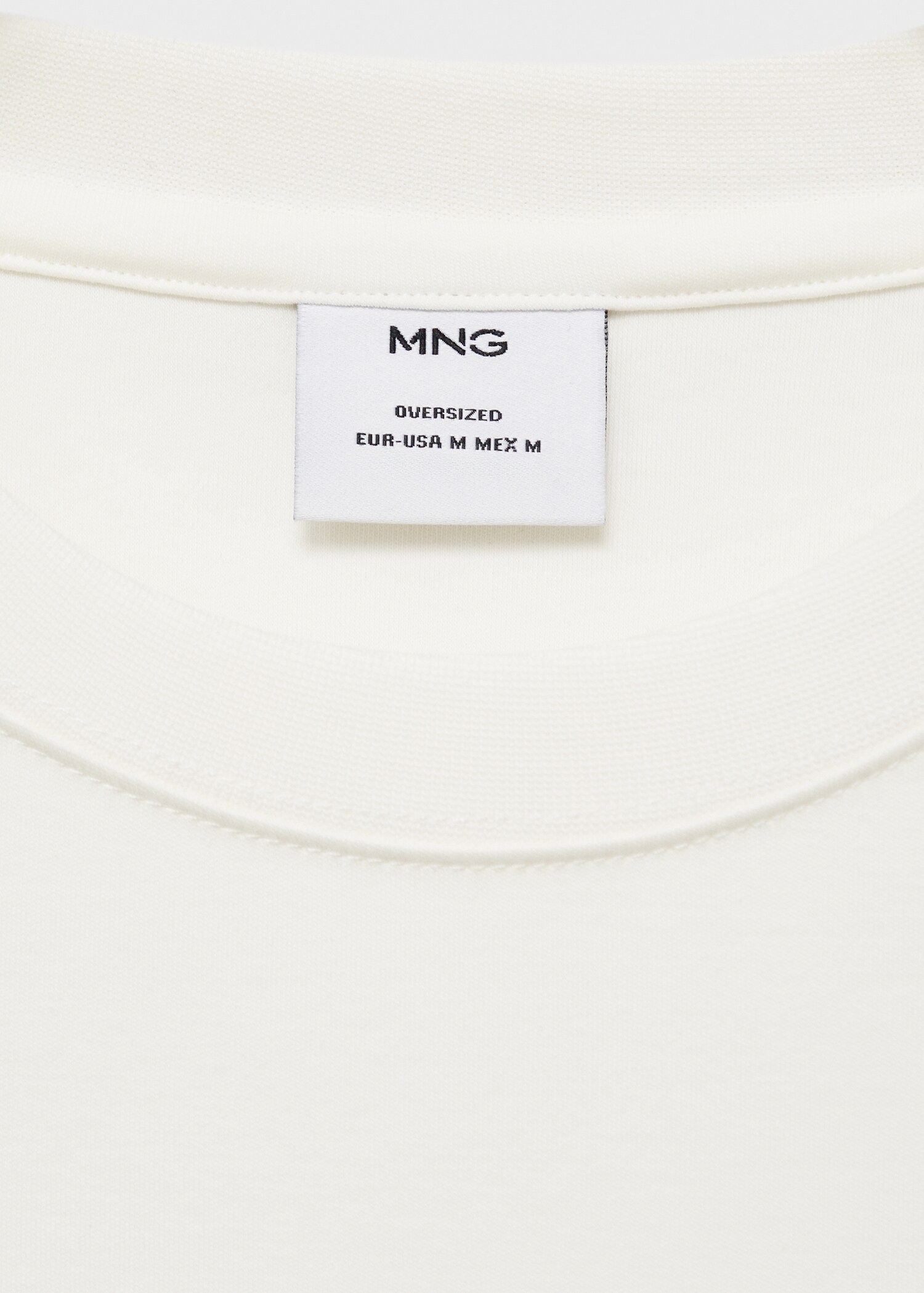 Oversized t-shirt with pocket - Details of the article 0