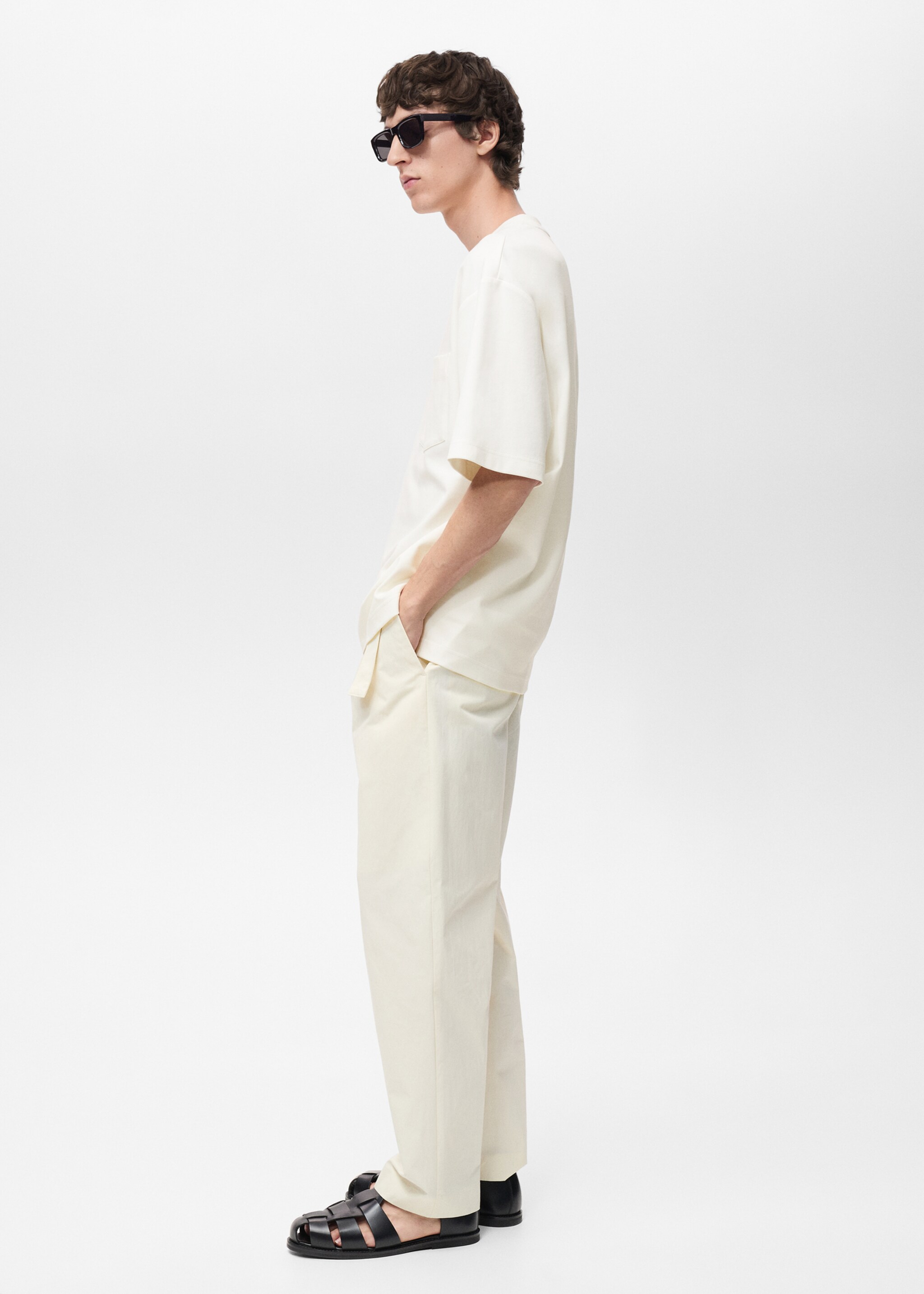 T-shirt med stor passform och ficka - Detaljer om artikeln 2