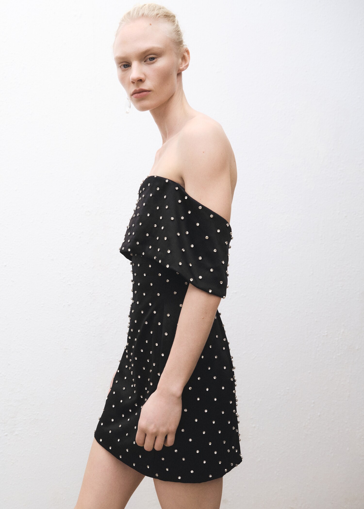Schulterfreies Kleid mit Glitzer-Applikationen - Detail des Artikels 1