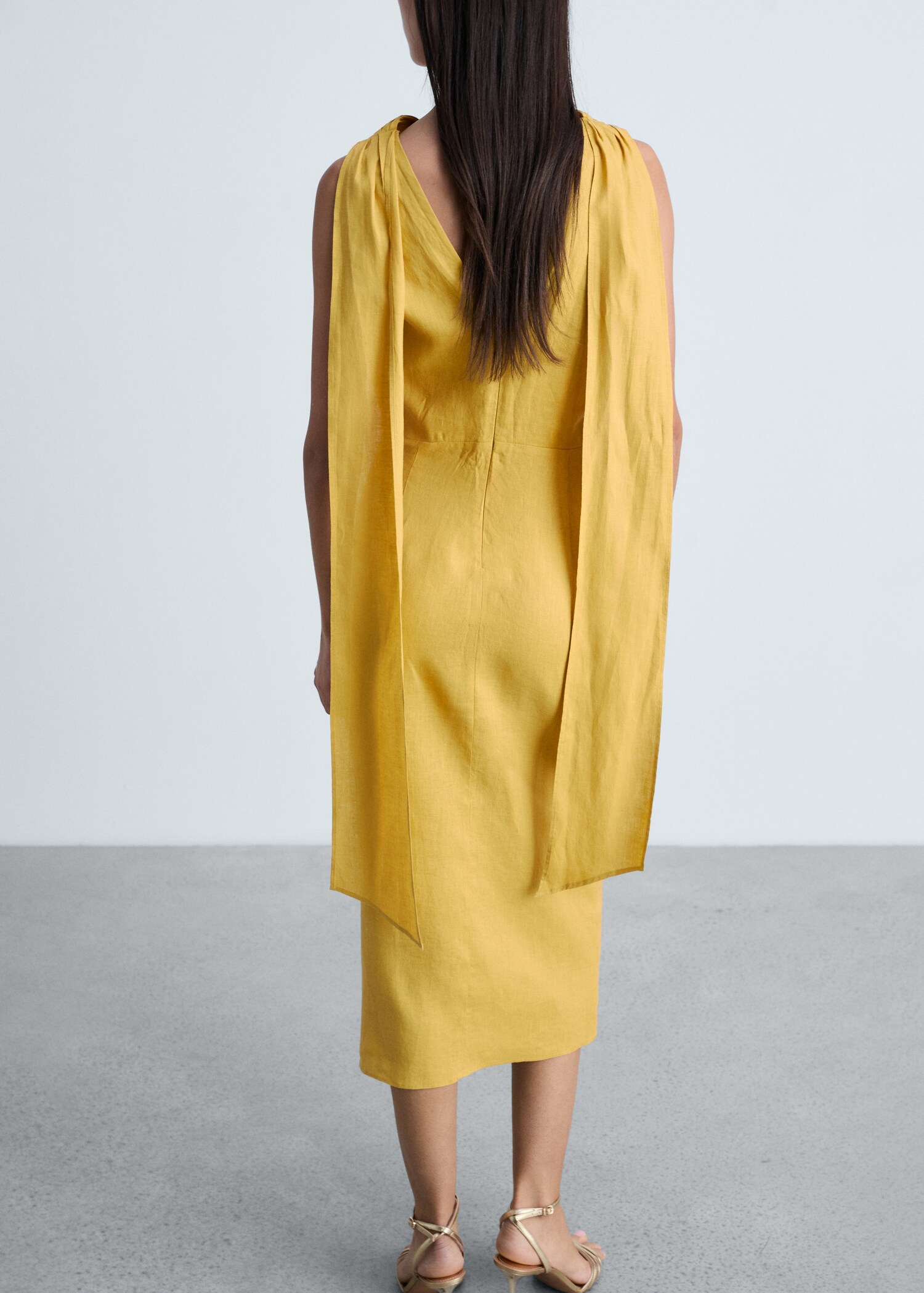 Robe midi plissée en lin - Verso de l’article