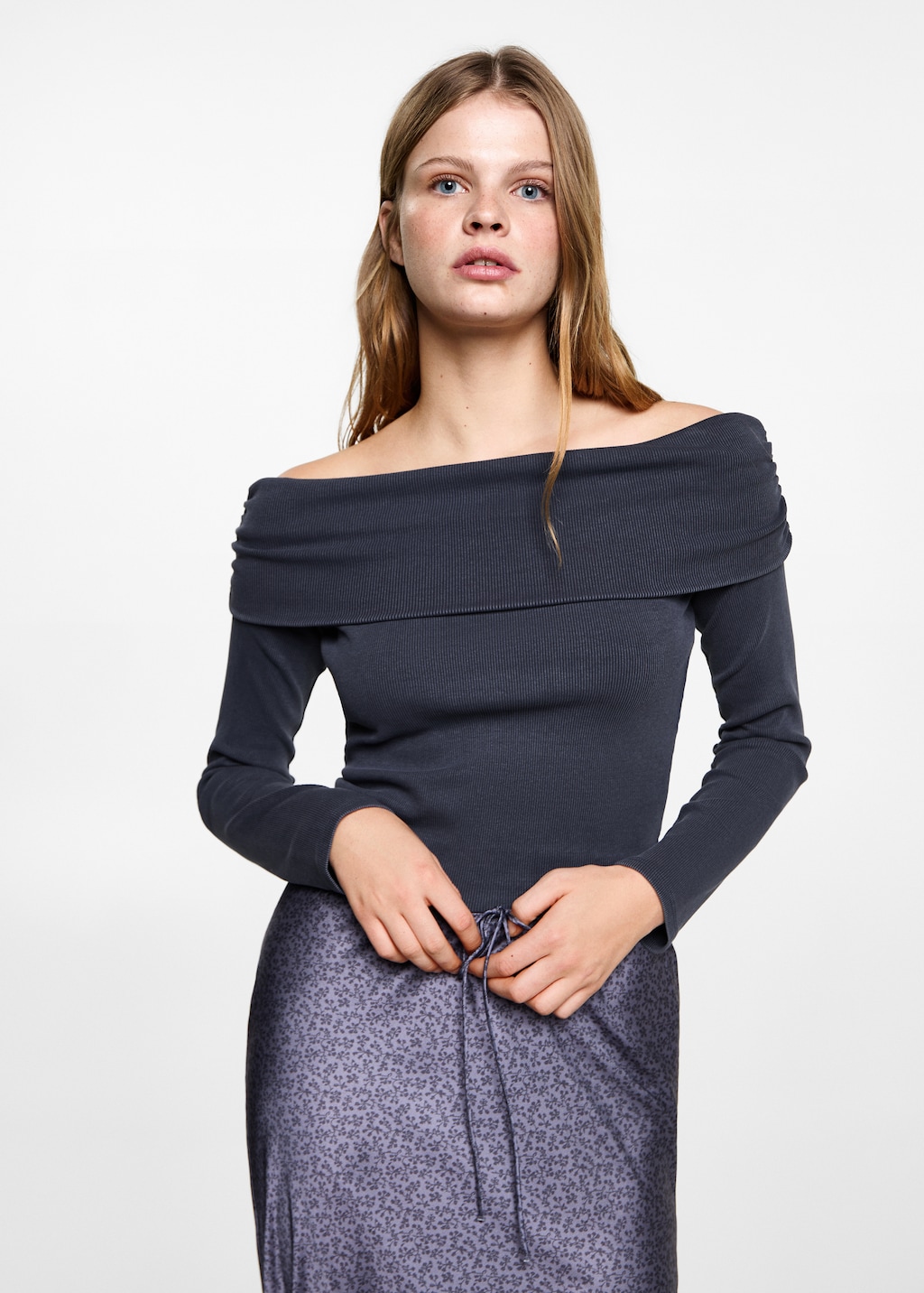 Off-shoulder T-shirt - Teen | MANGO USA