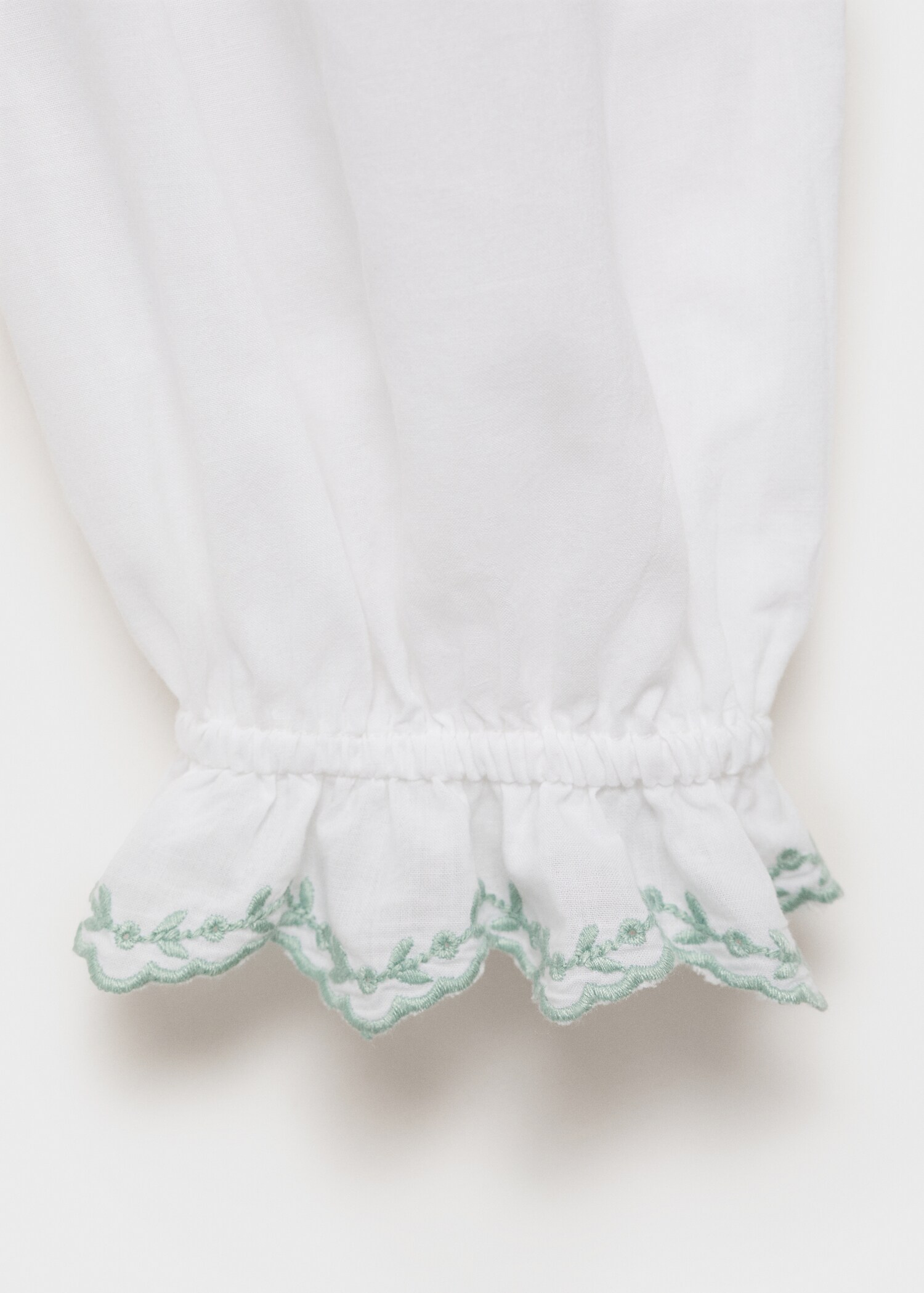 Blouse col volant - Détail de l'article 0