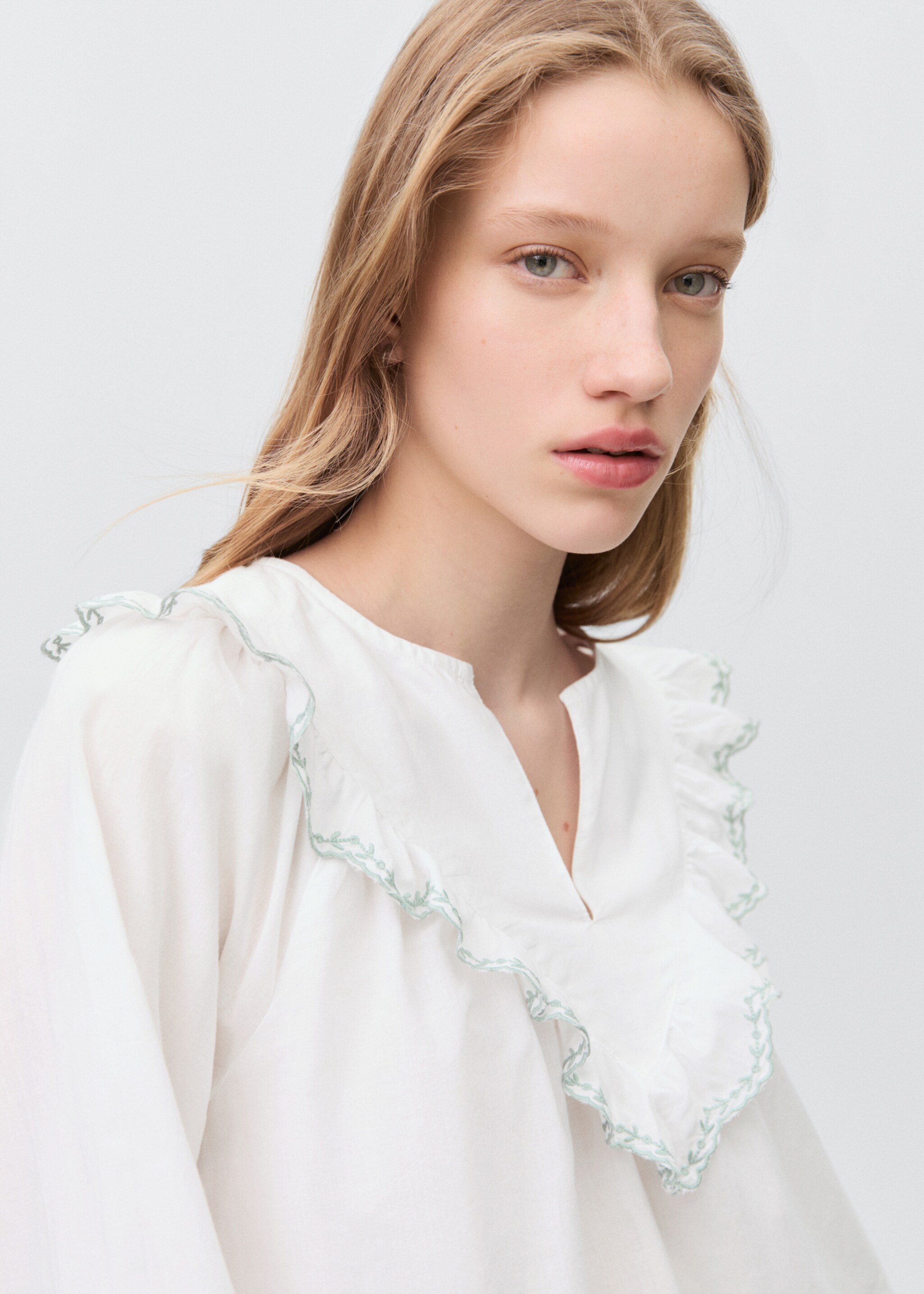 Ruffle neck blouse - Details of the article 1