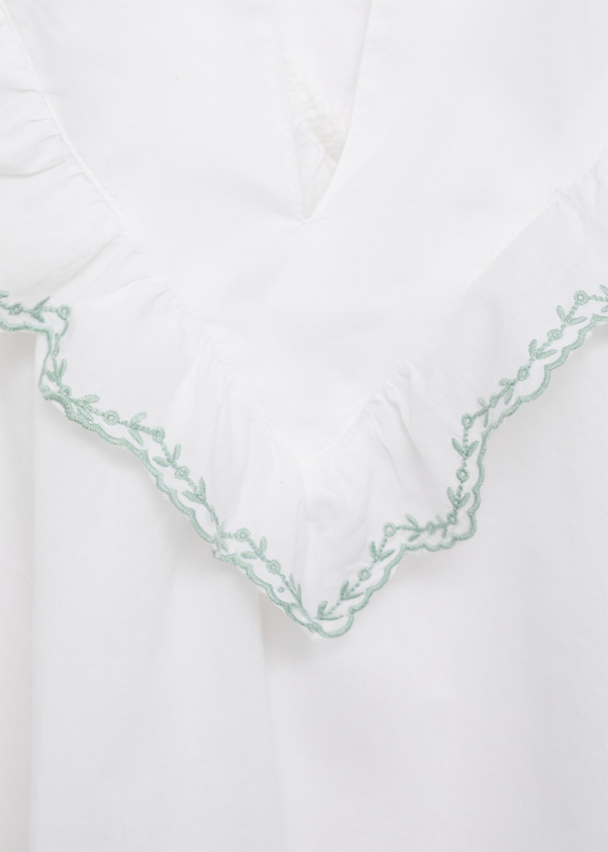 Ruffle neck blouse - Details of the article 8
