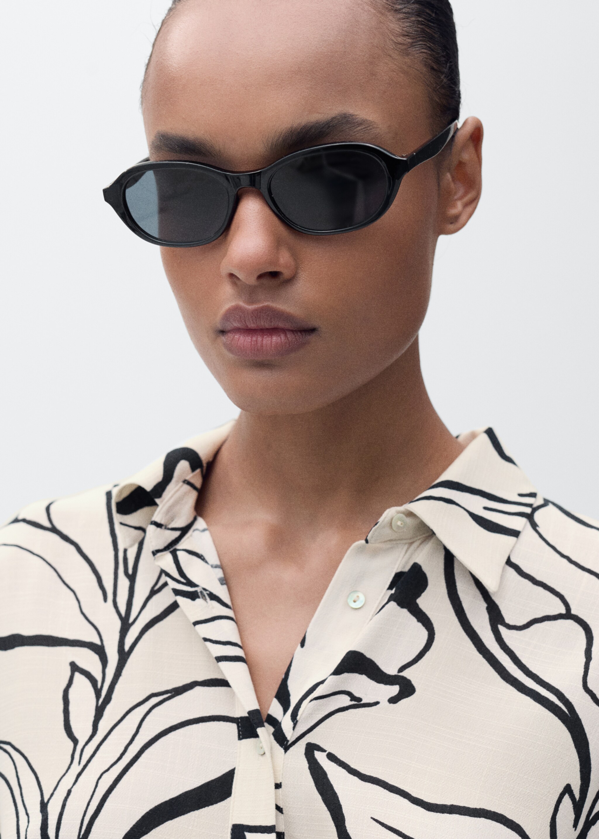 Printed dress with knot detail - Details of the article 4